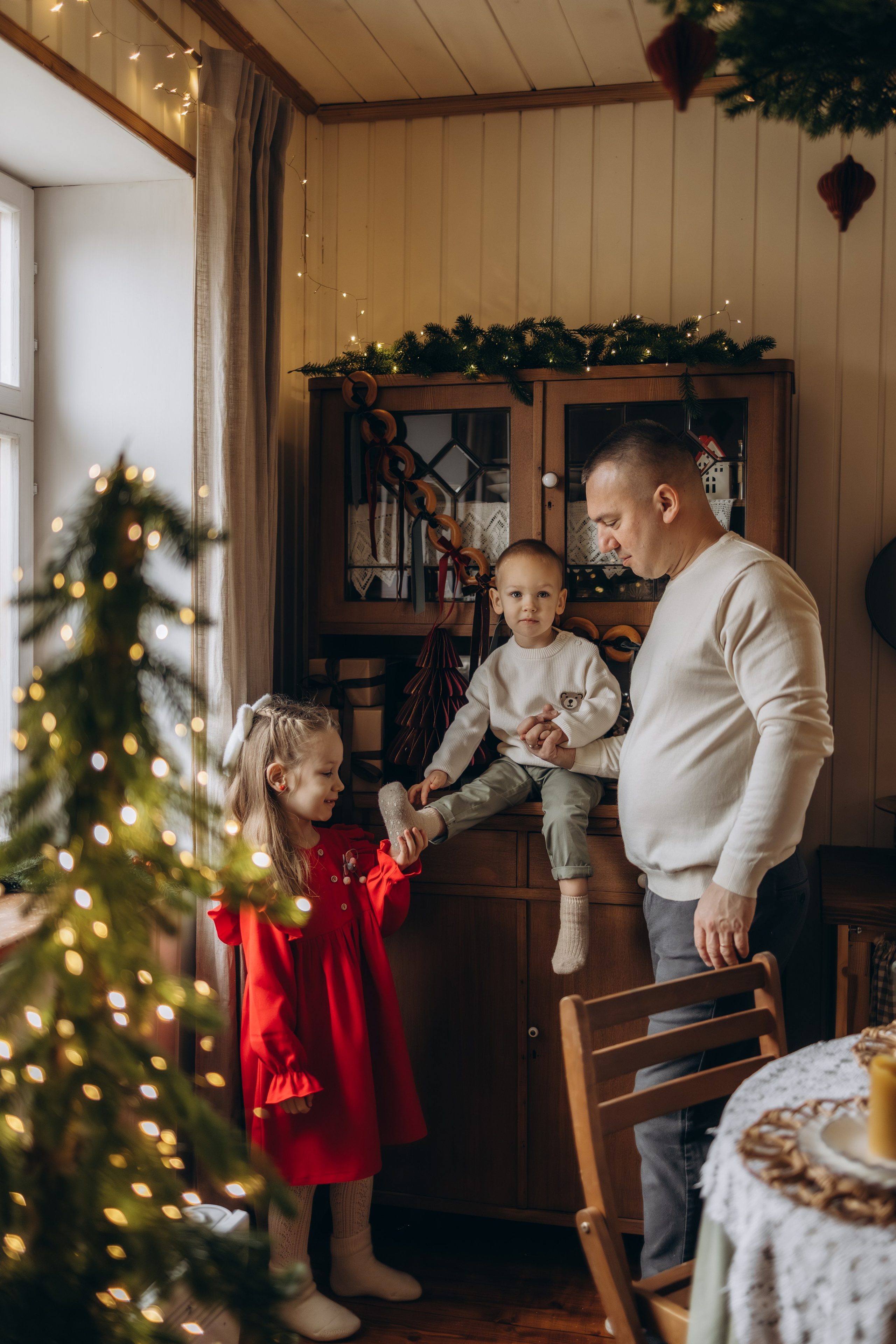 Семейная студийная фотосъемка (13.12.2025 г.)г. Малоярославец (Калужская обл.). Надежда Стар семейный и церковный фотограф в Жукове и Калужской области