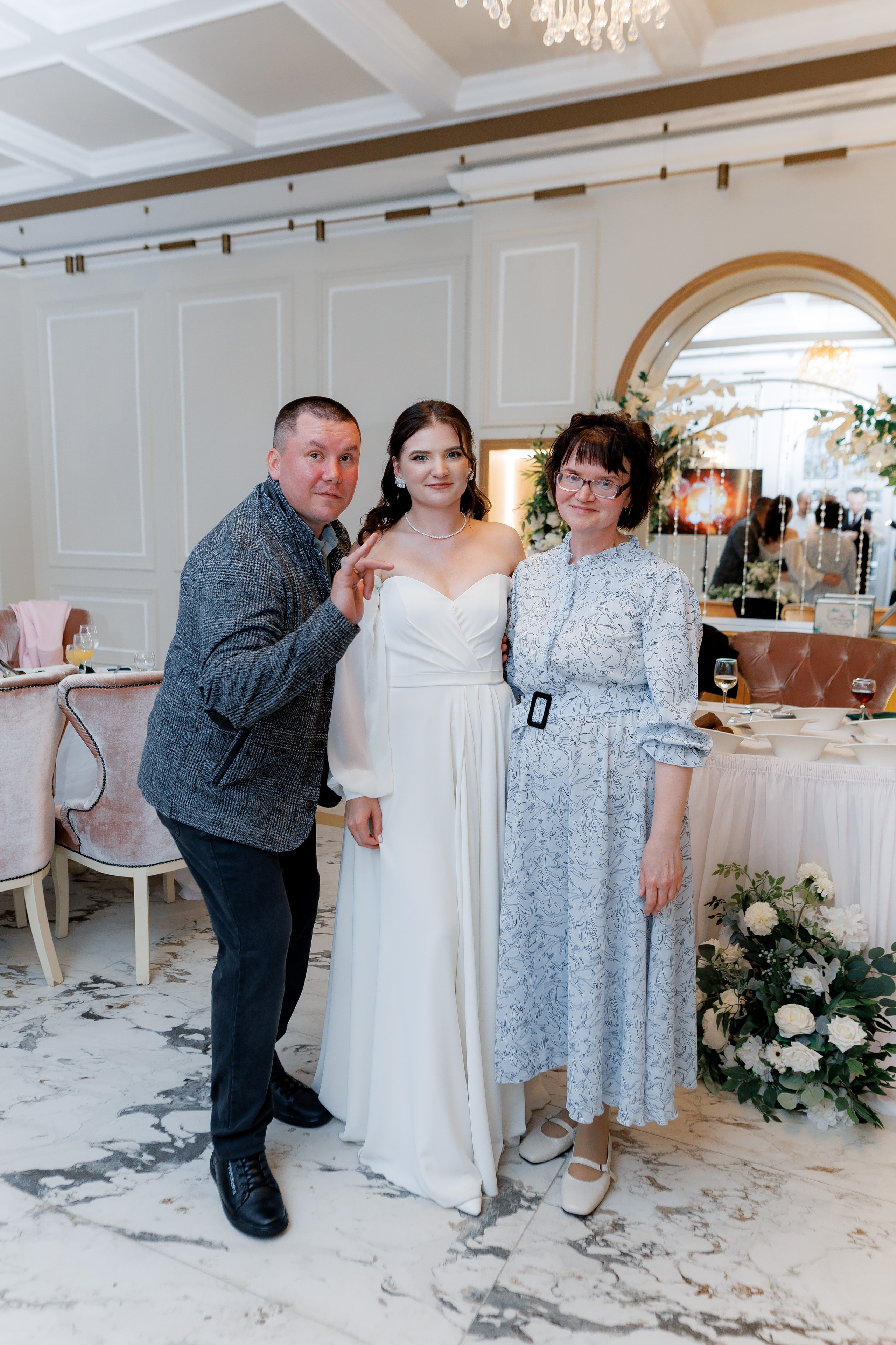 Свадебный банкет Полины и Ильи: волшебство в «Музыке и Времени». Свадебный фотограф Михаил Александров