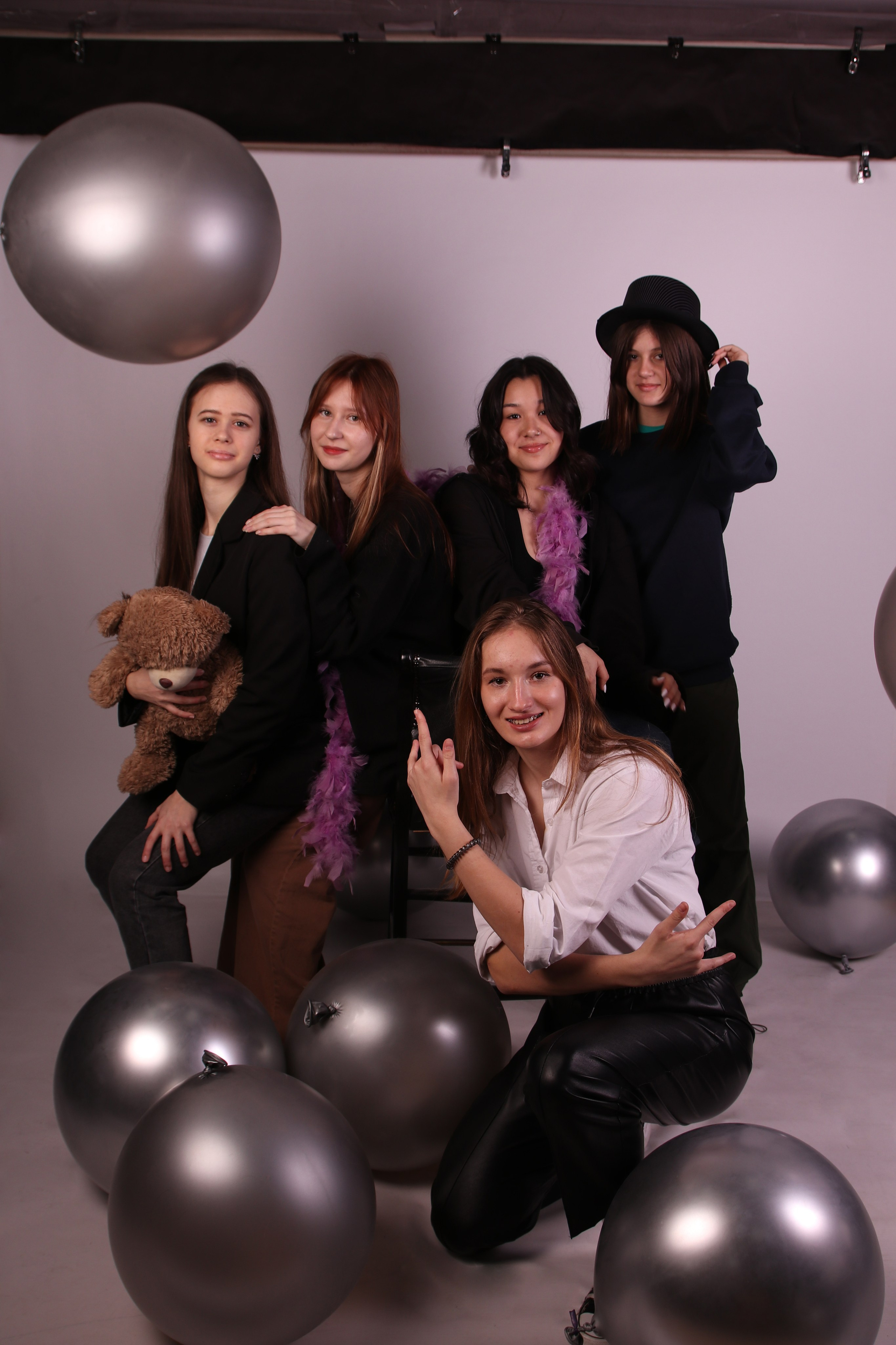 Школьная съемка для дальнейшего альбома. Фотограф фотосалон SO! photo&video город Находка Приморский край