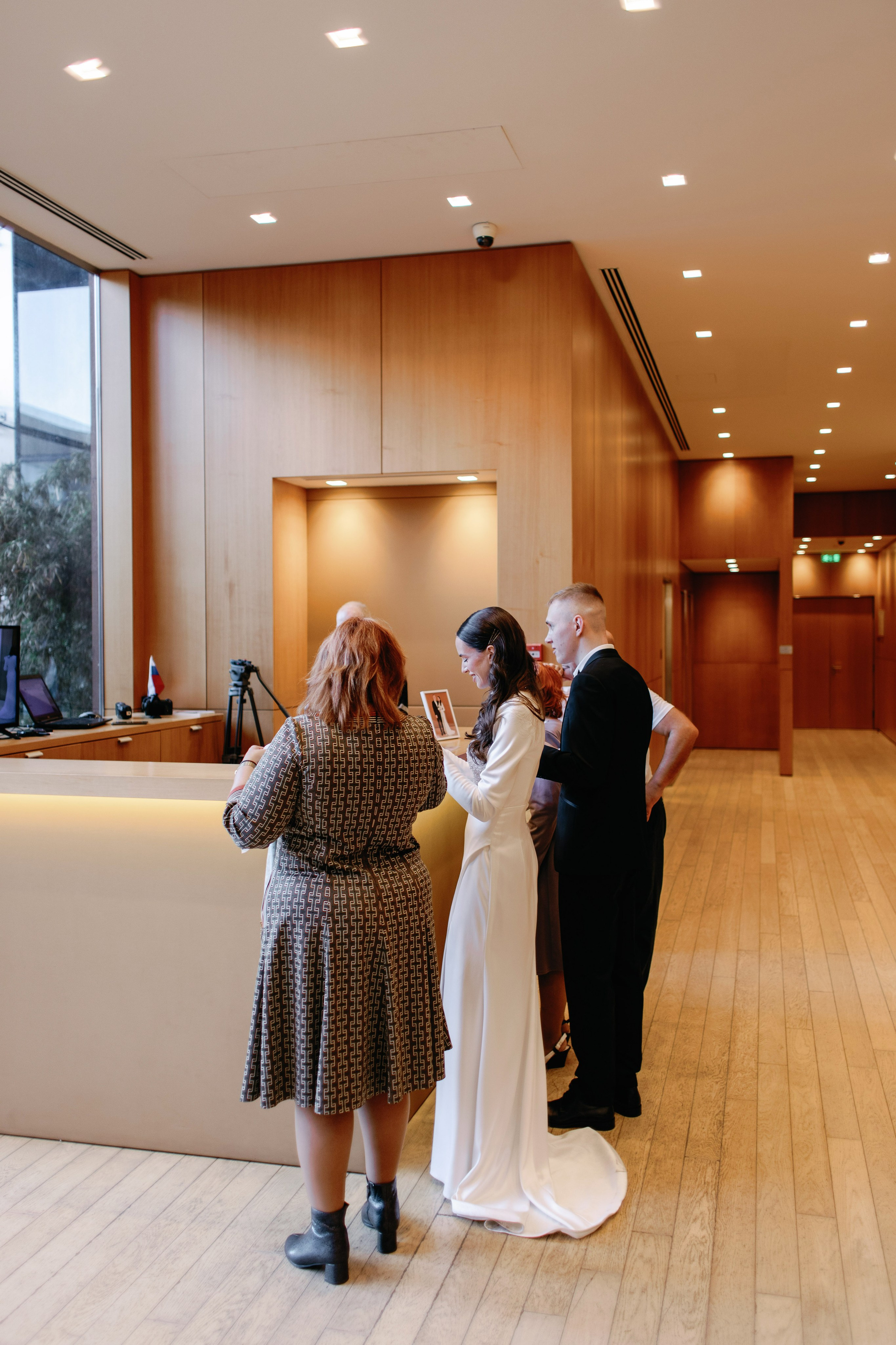 Свадьба для двоих в Москве, фотосессия на крыше, сборы, прогулка в Barvikha Luxury Village