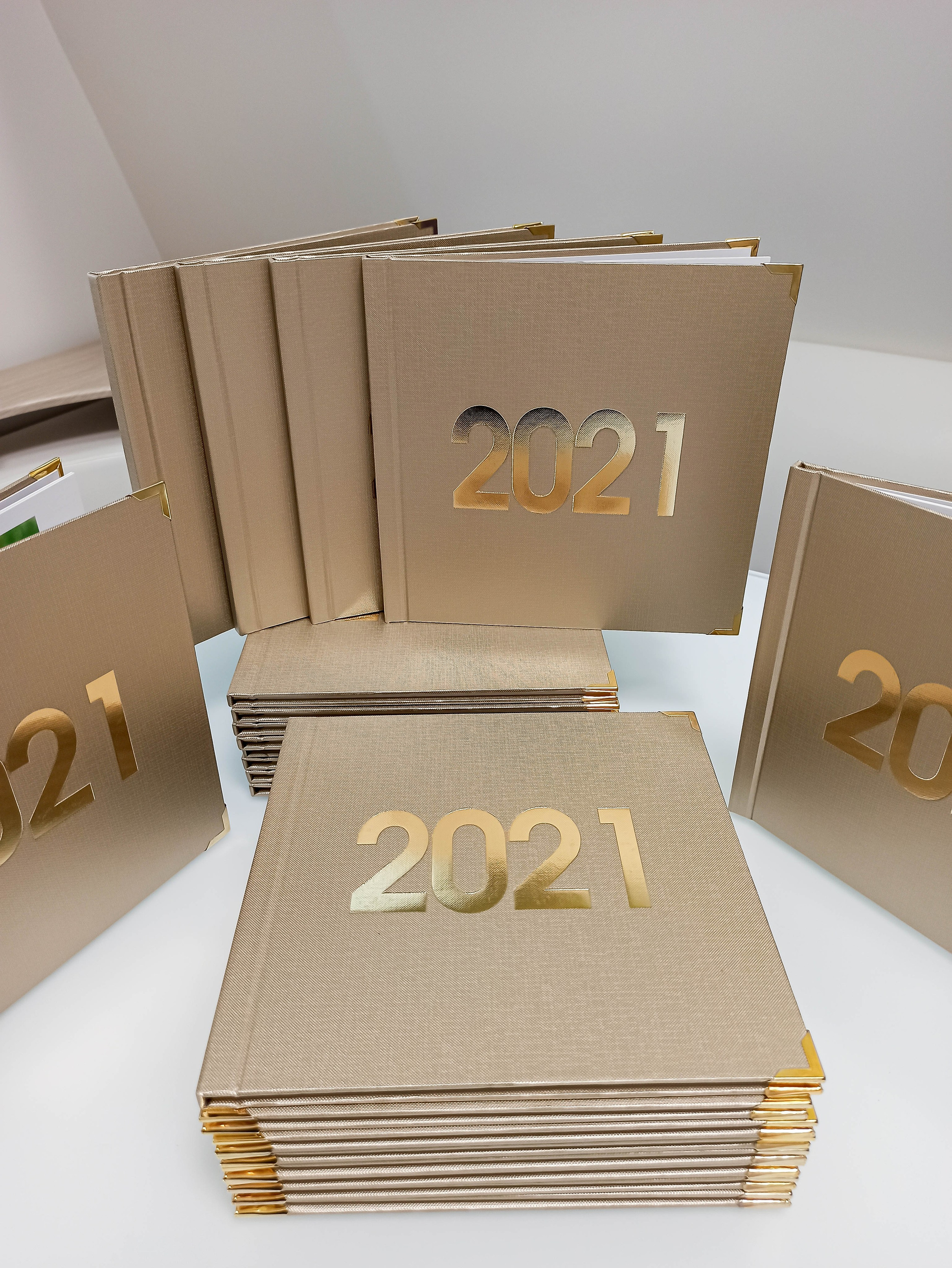 ФОТОКНИГИ ДЛЯ ШКОЛЫ, ВЫПУСКНЫЕ ФОТОКНИГИ В РОСТОВЕ, АЛЬБОМЫ. Современные Выпускные Альбомы в Ростове-на-Дону