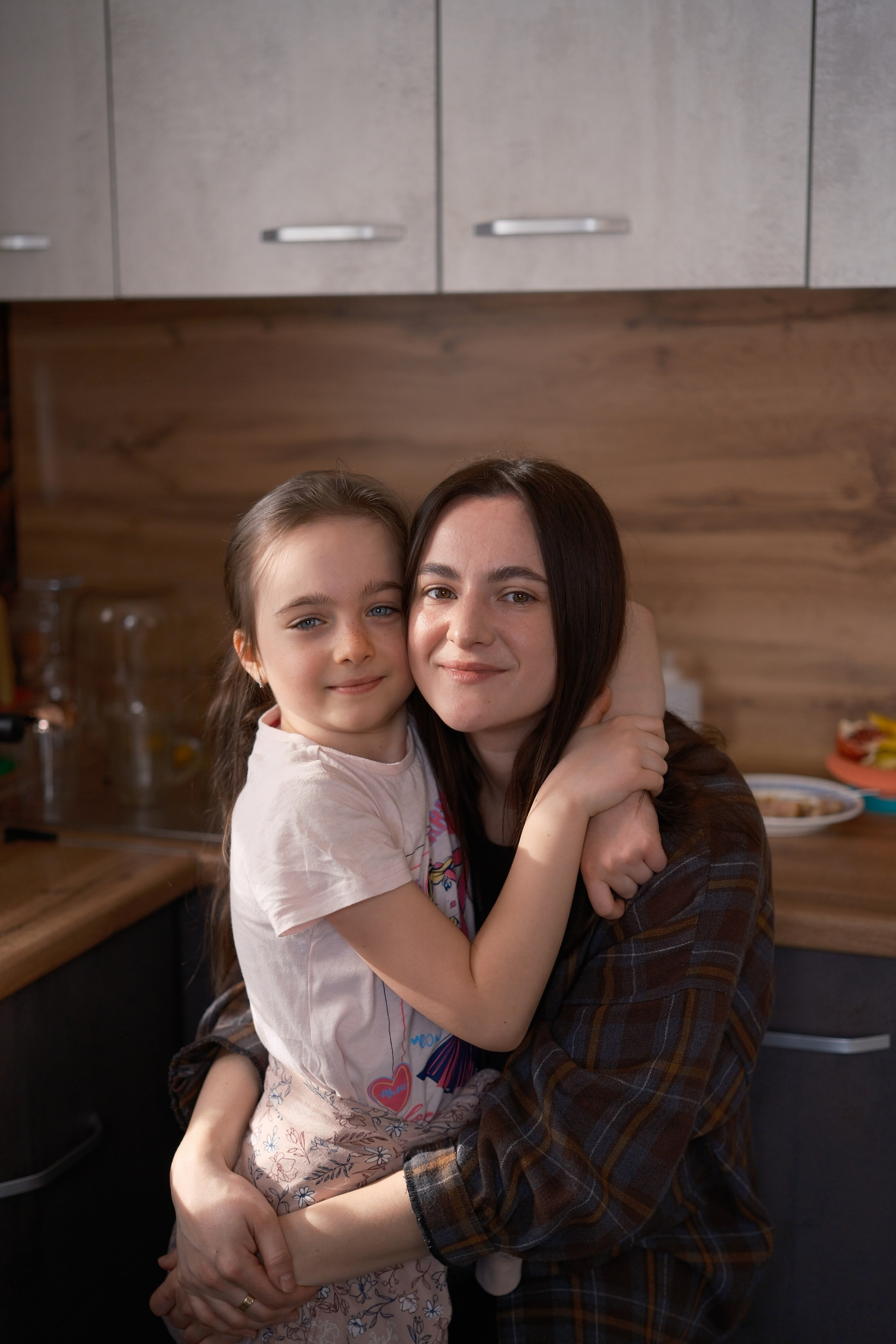 Семейный портрет мамы и дочки.