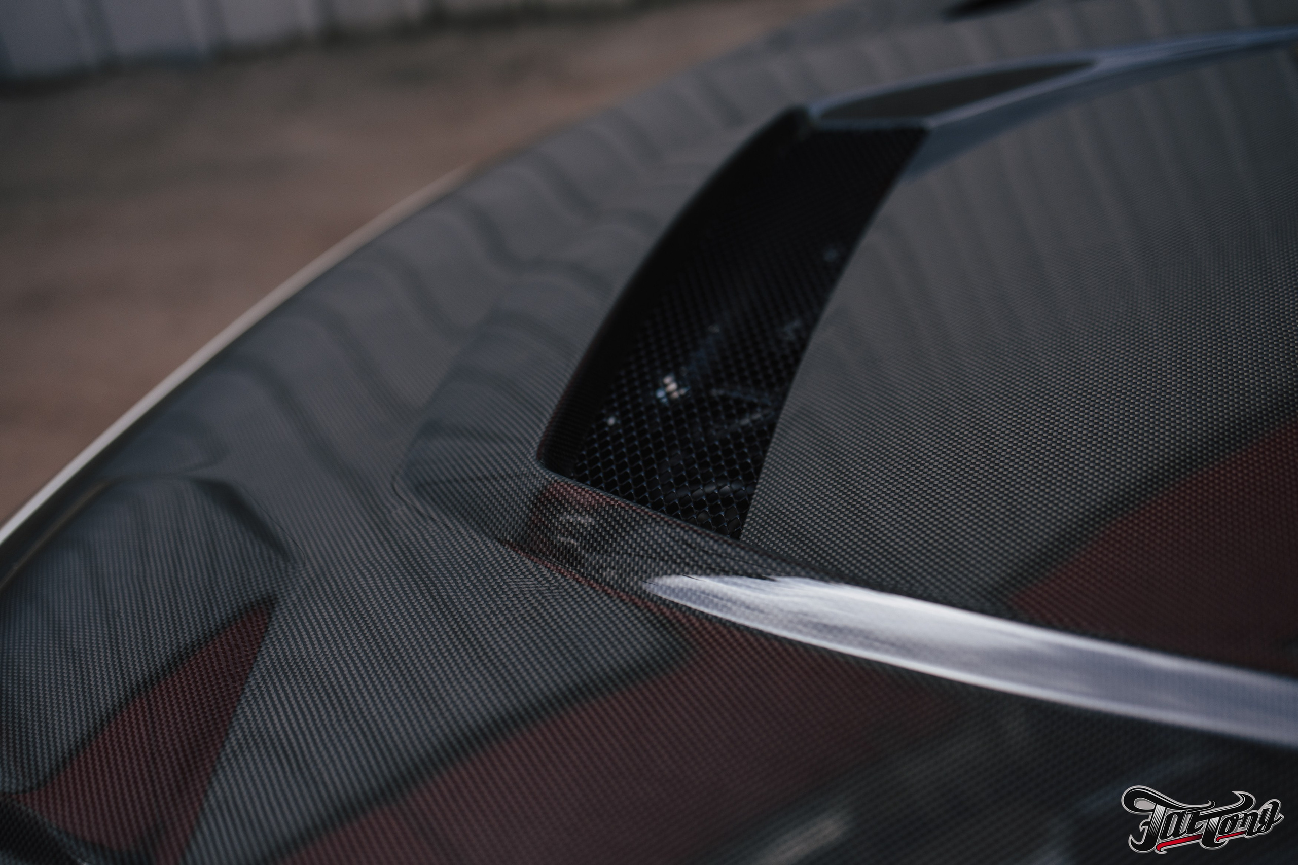 Honda Сivic type R снятие краски c капота и лачка карбона. DeLorein