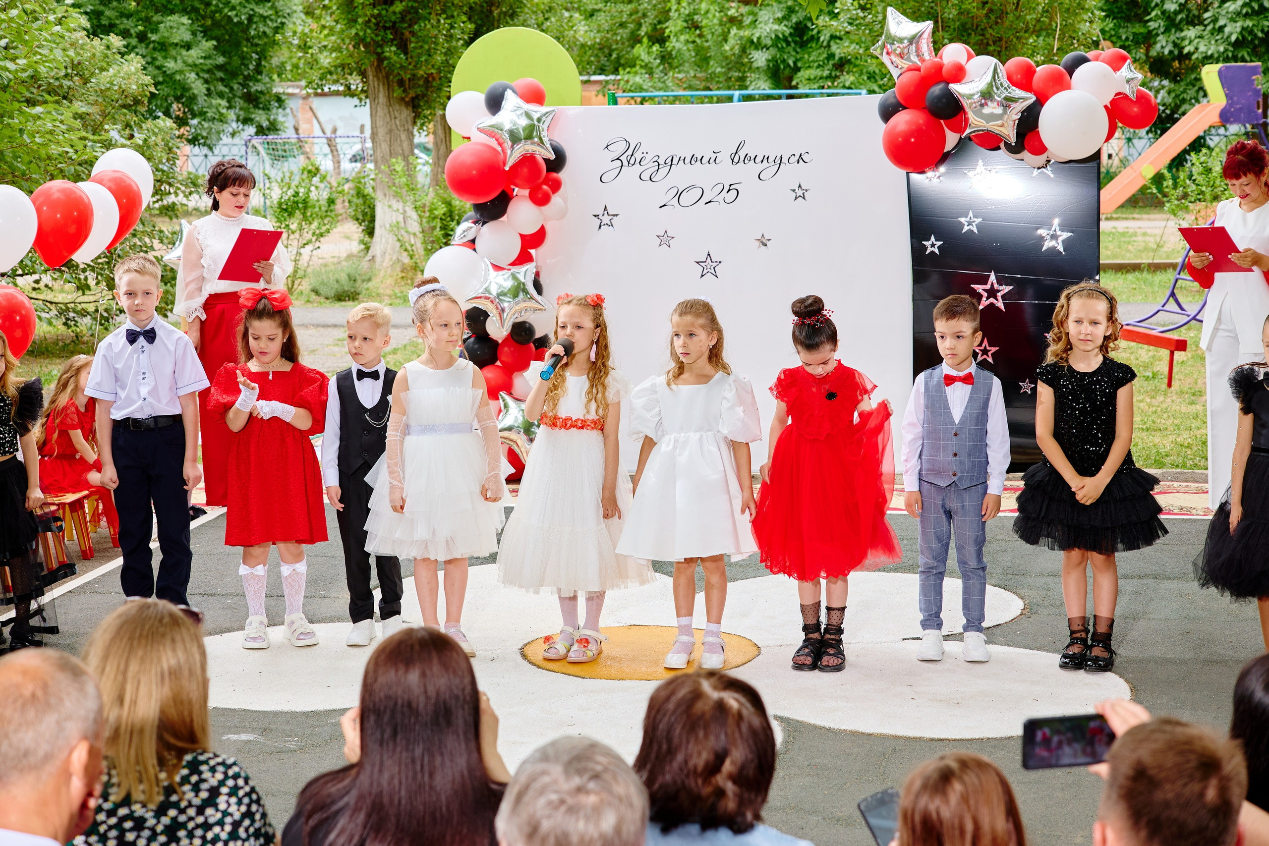 Выпускной 45 сад. Фотограф Выпускные альбомы Таганрог Сергей Коробченко