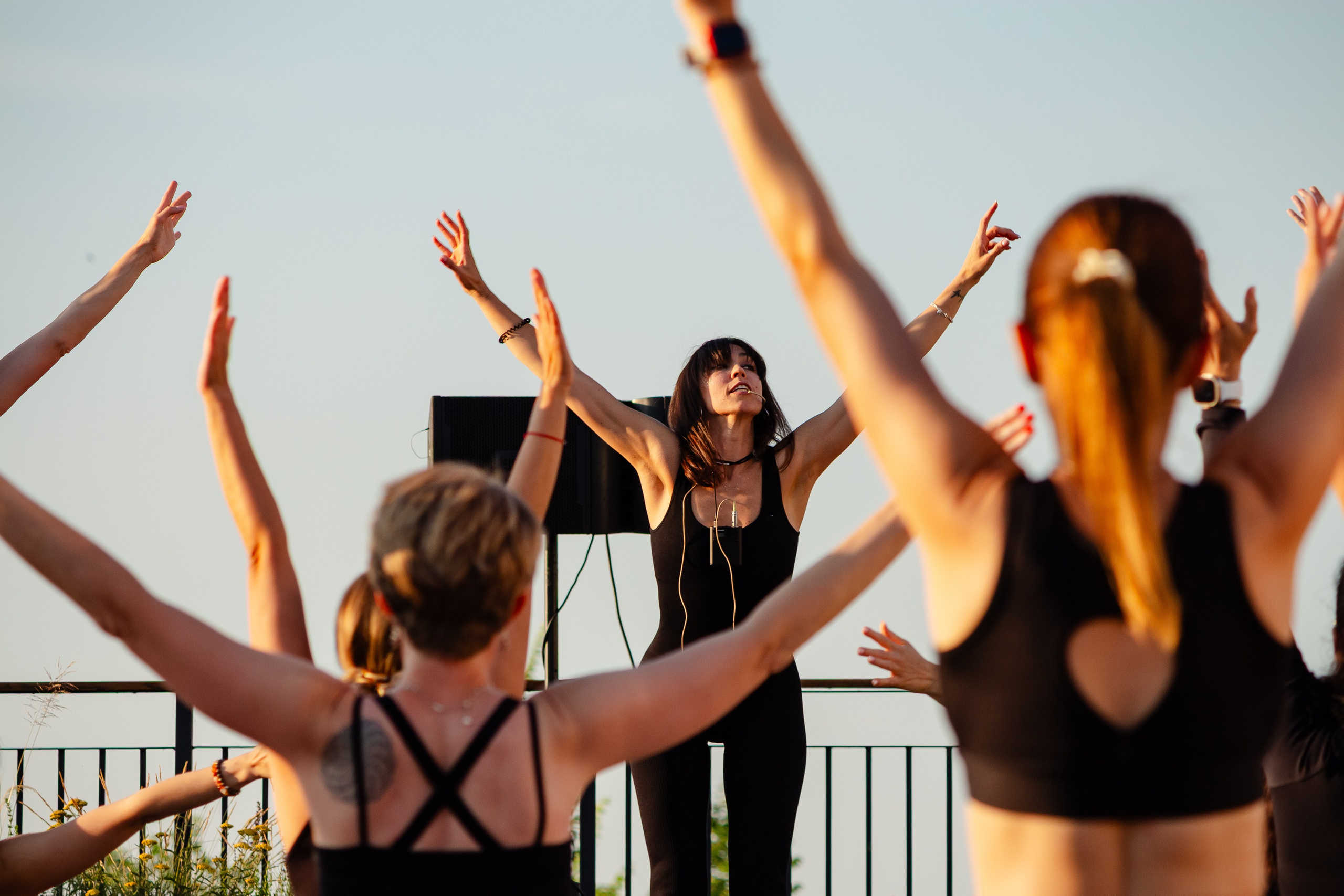 Йога на крыше Станкзавода. Александр Носов. Портретный и репортажный фотограф в Самаре