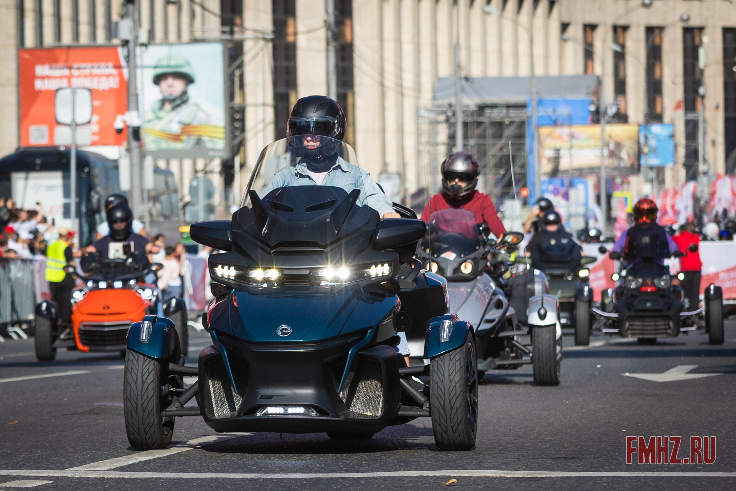 Закрытие Мотосезона 2023 на проспекте Академика Сахарова. Фотограф Владимир Охрименко