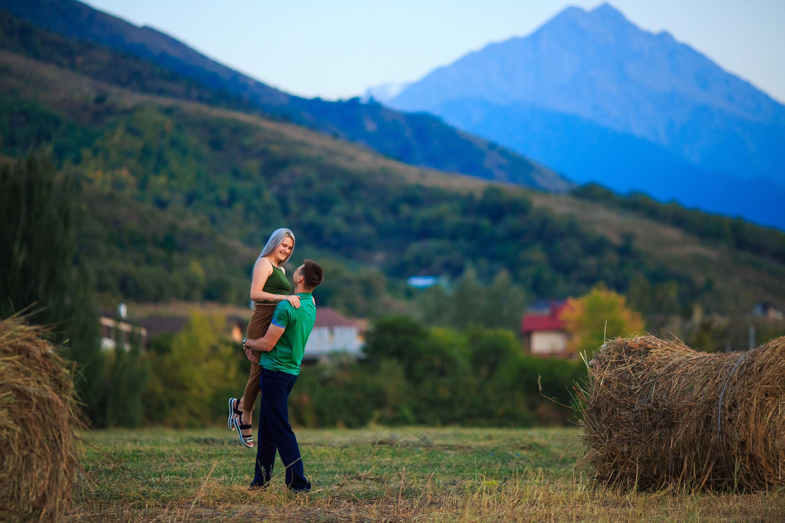 Фотосессия в стогах Алматы. Свадебный и семейный фотограф в Алматы Алексей Балышев