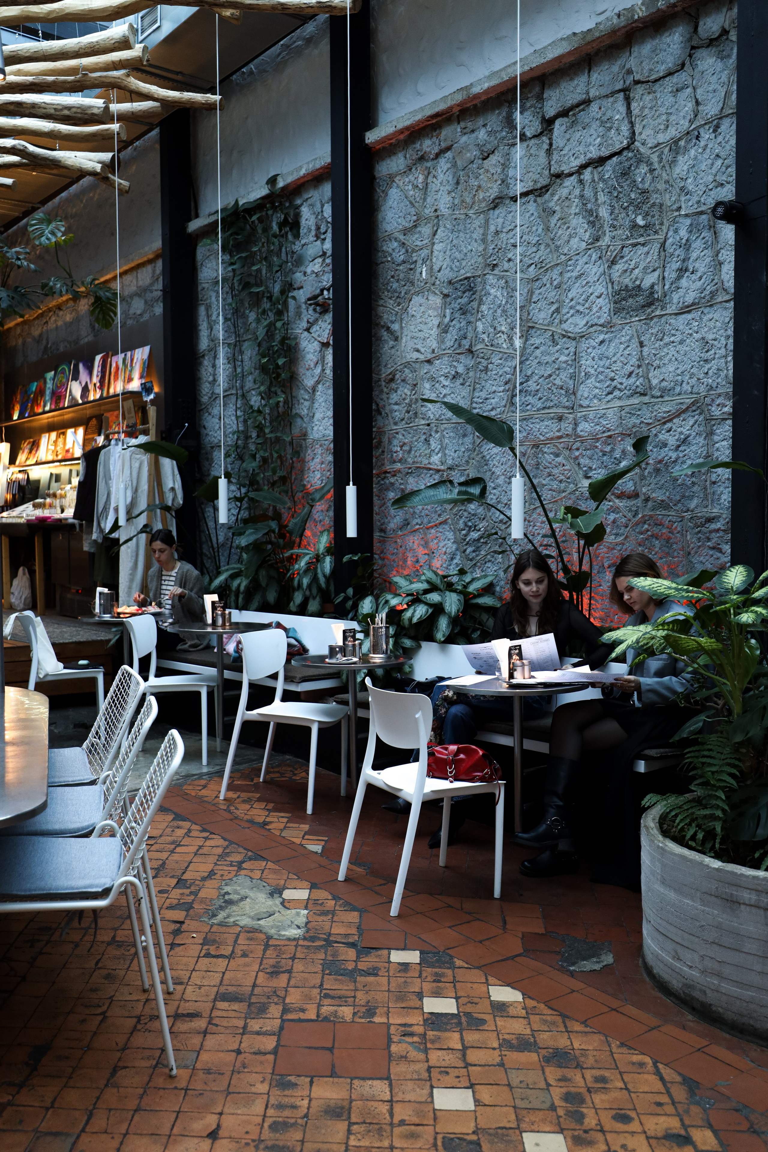 Gastrodvor «Диалог с Чеховым». Дженбаз Павел — фотограф в Ялте