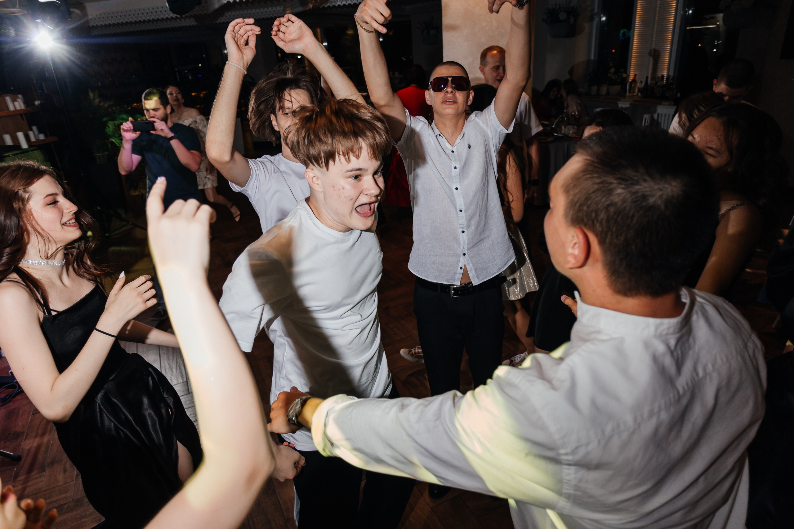 Выпускной 11 «А». Школа № 42. Свадебный фотограф в Краснодаре Николай Крауз