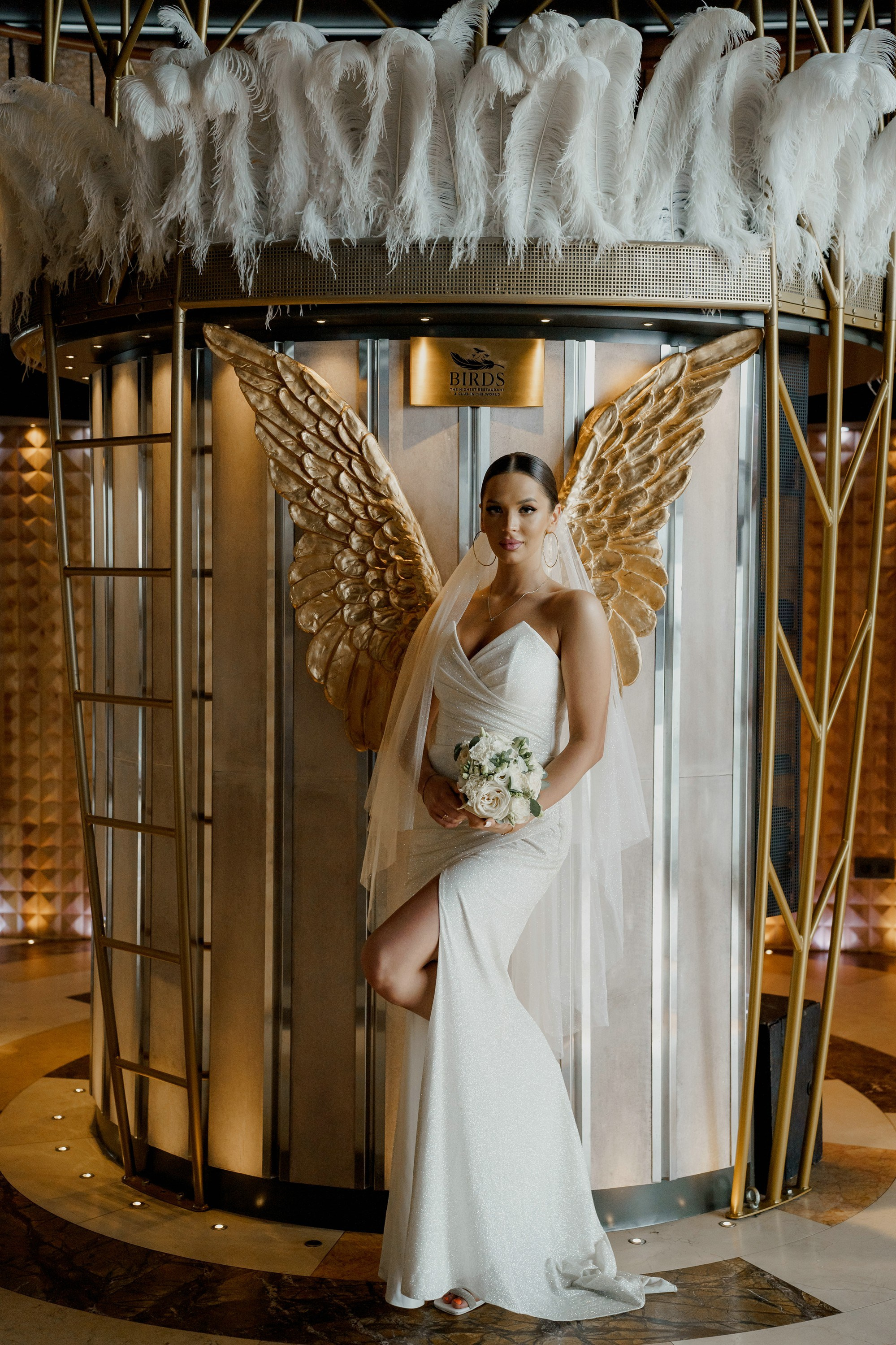 Невеста в ресторане Birds