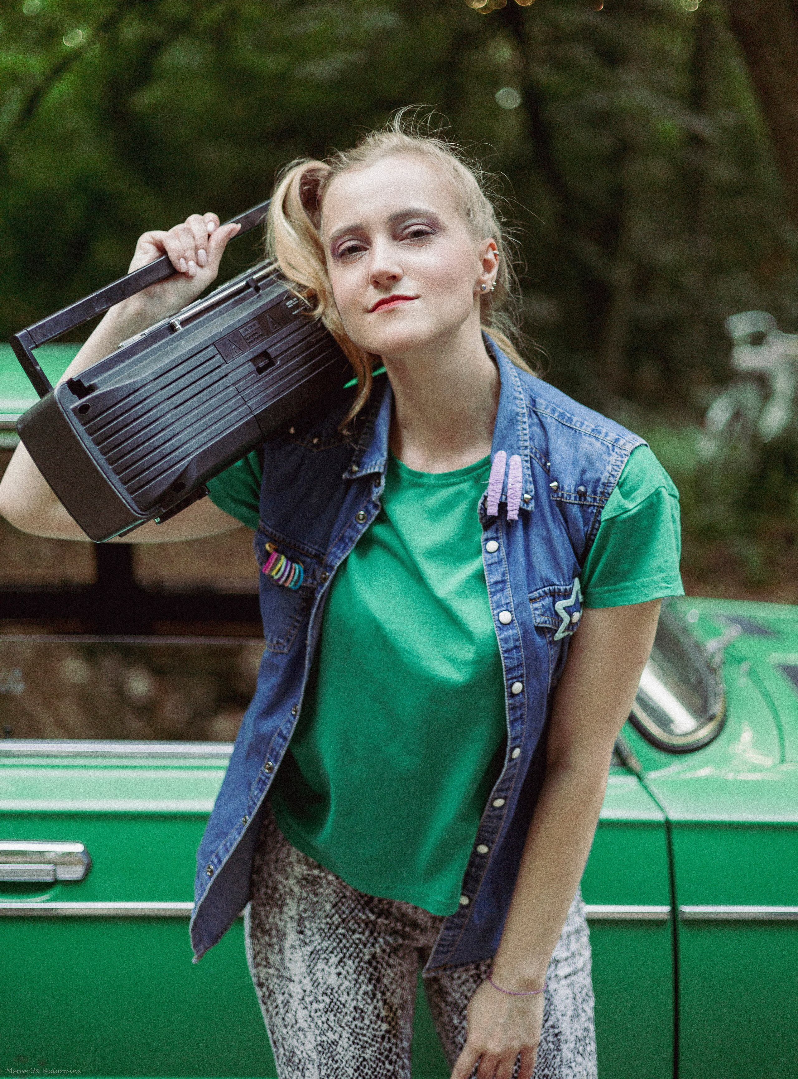 — Фотосессия в стиле 90-х