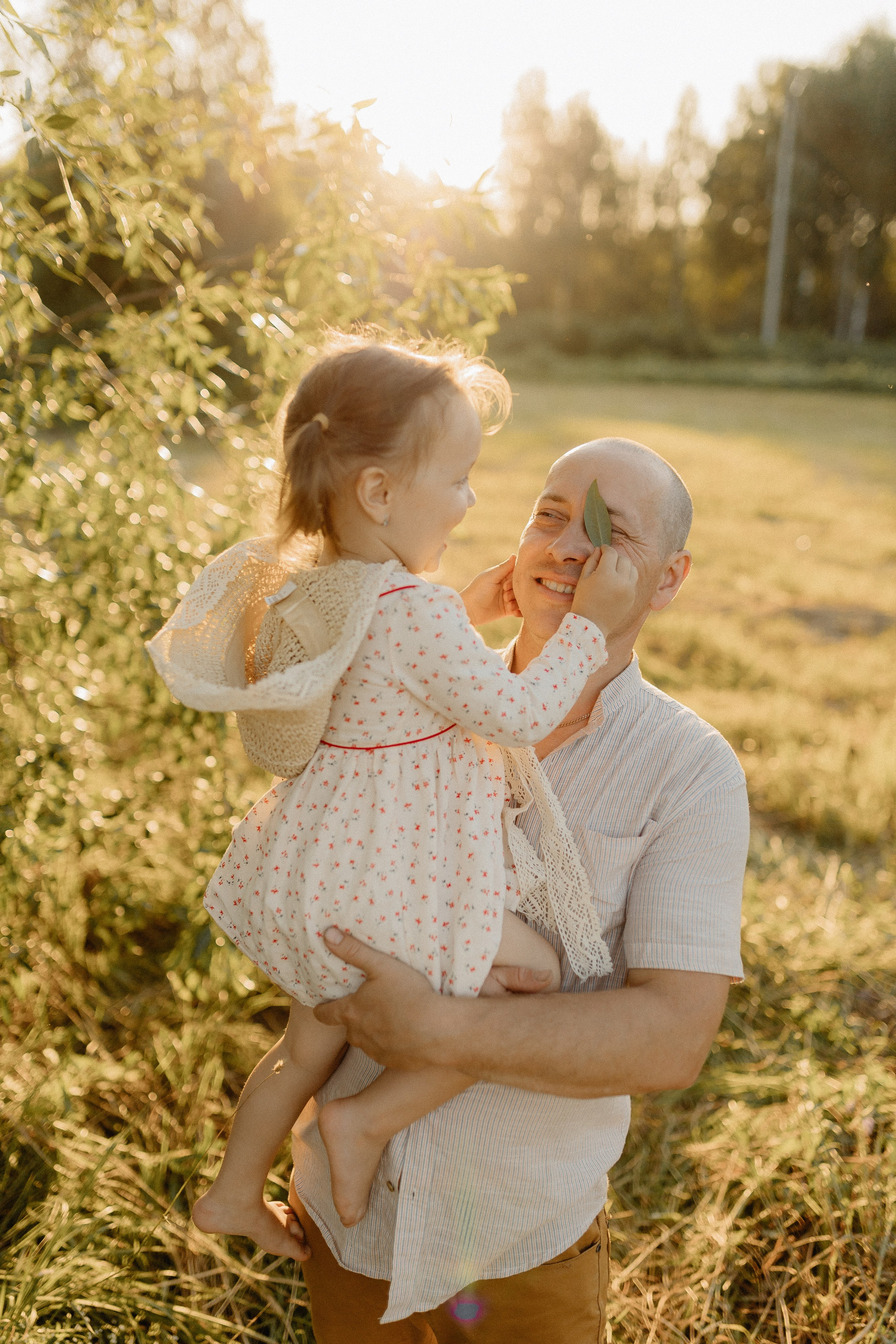 Семейная фотосессия с усатым любимцем. Главная