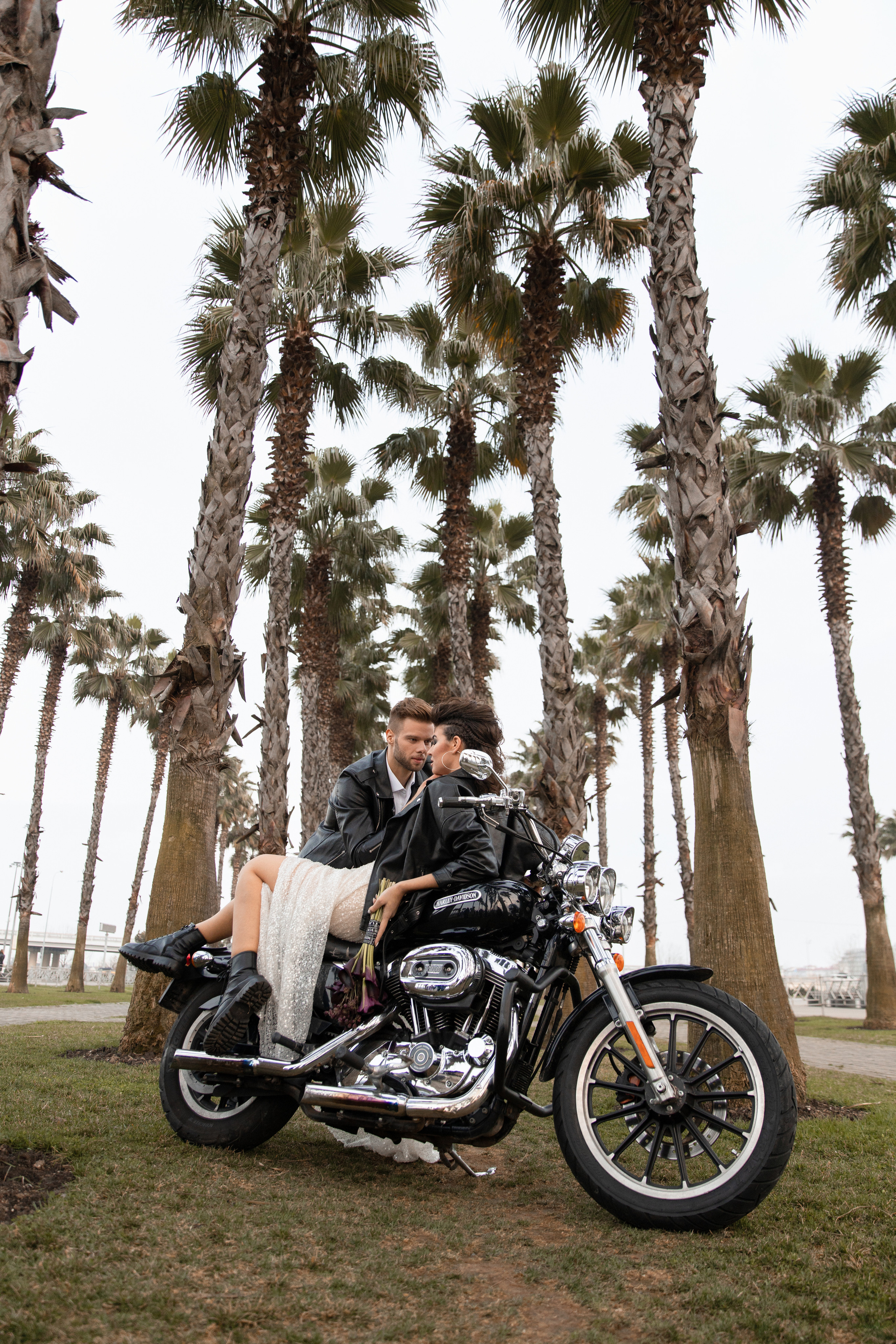 свадебные фото на мотоцикле 