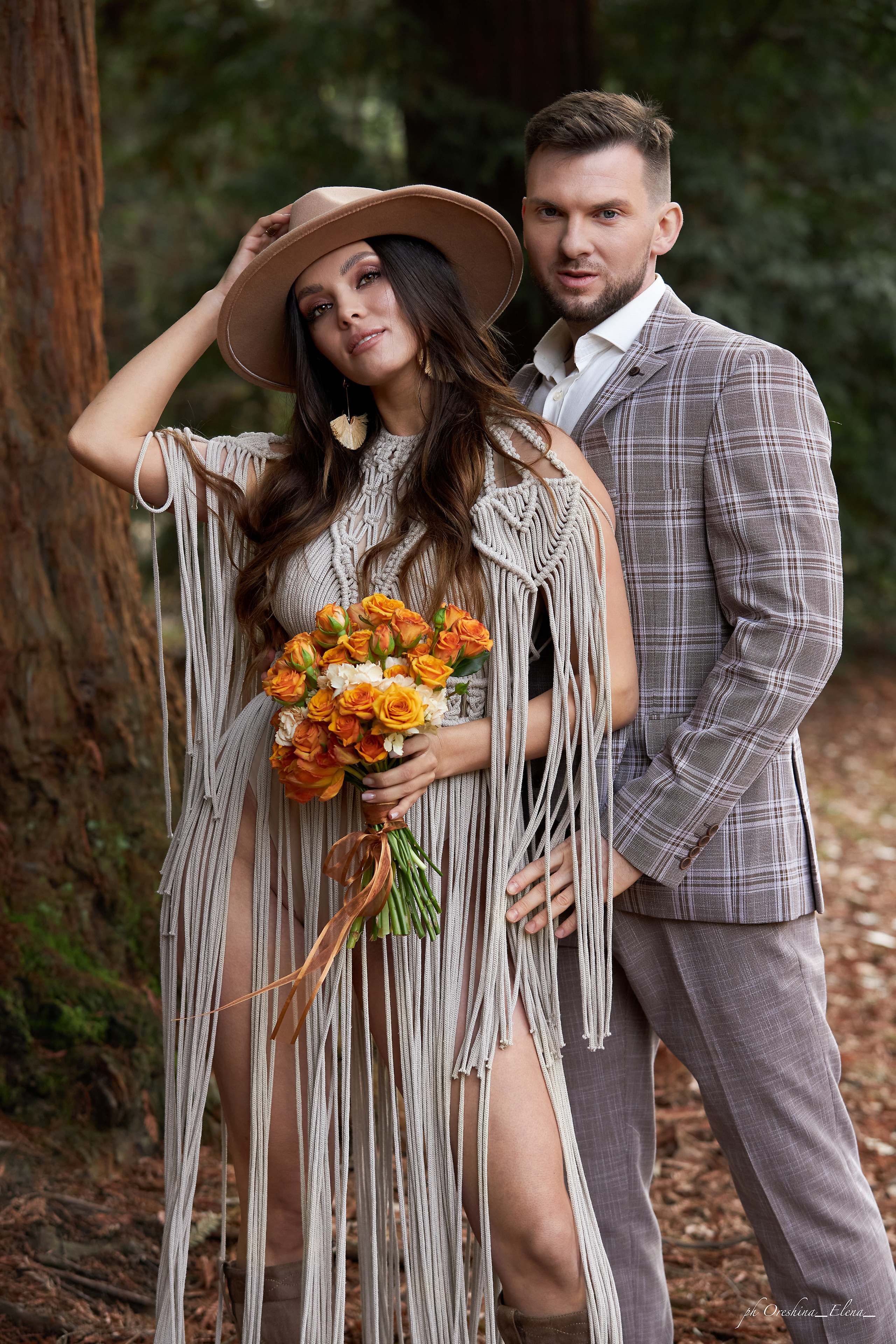 невеста в красивом наряде в стиле Бохо 