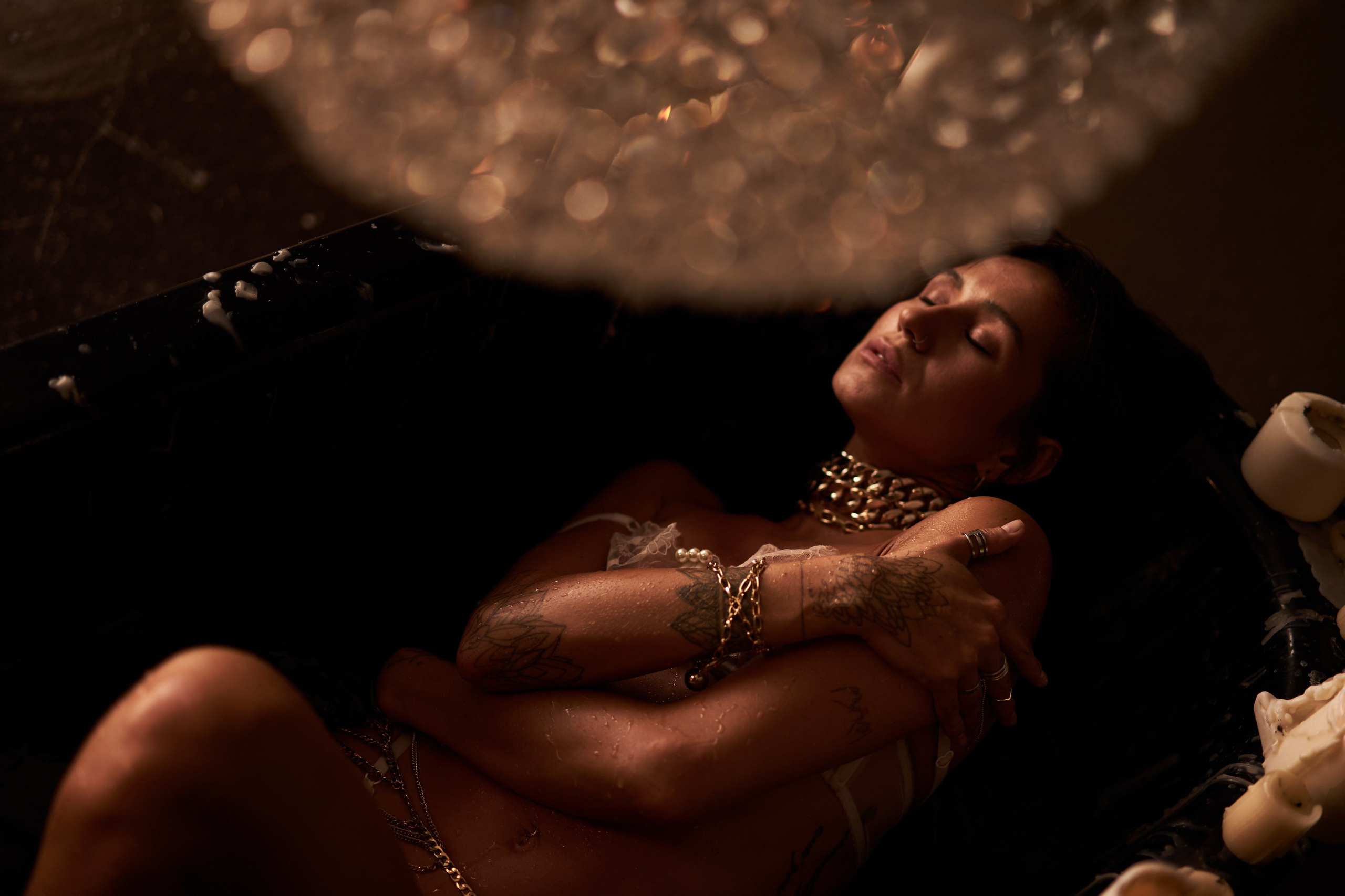 Будуарная фотосессия в студии с водой. Фотограф Екатеринбург Кокшарова Александра