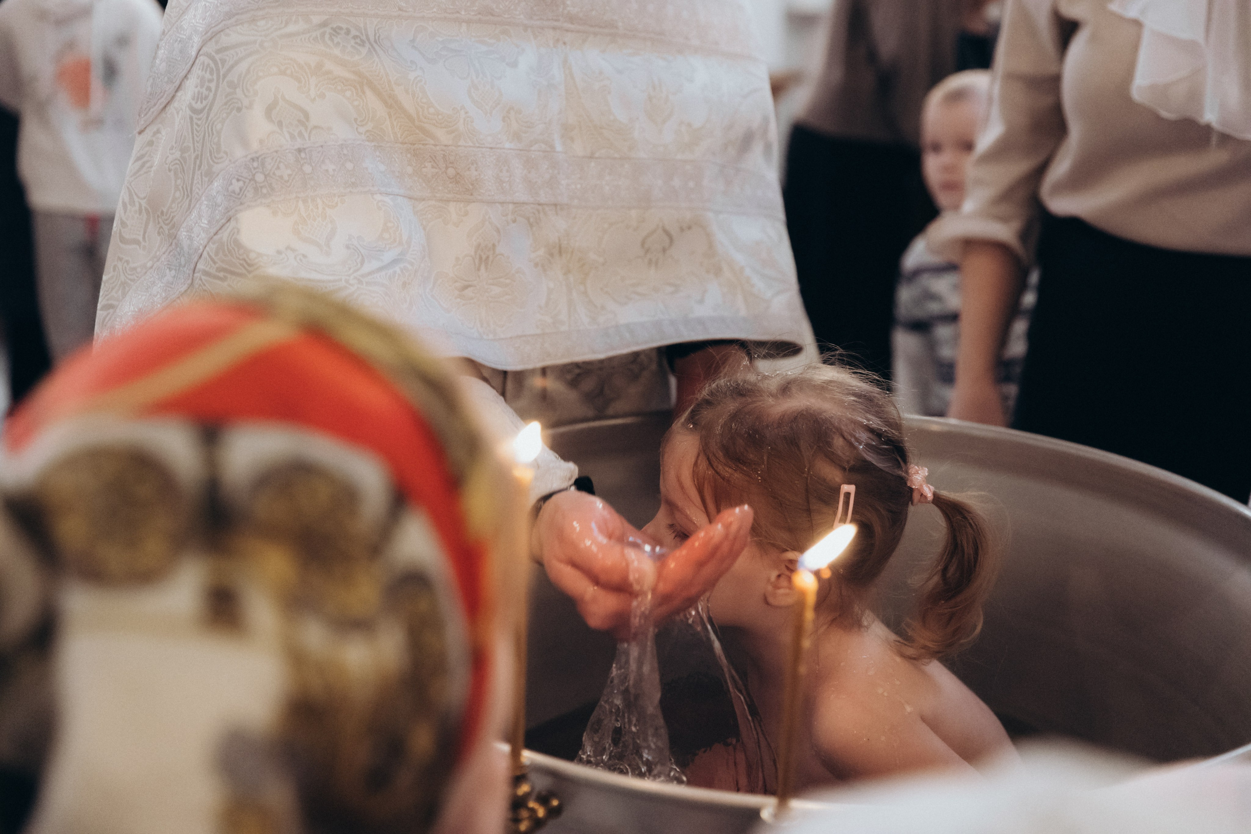 Крещение Веры. Фотограф на крещение в Рязани. Семейный фотограф