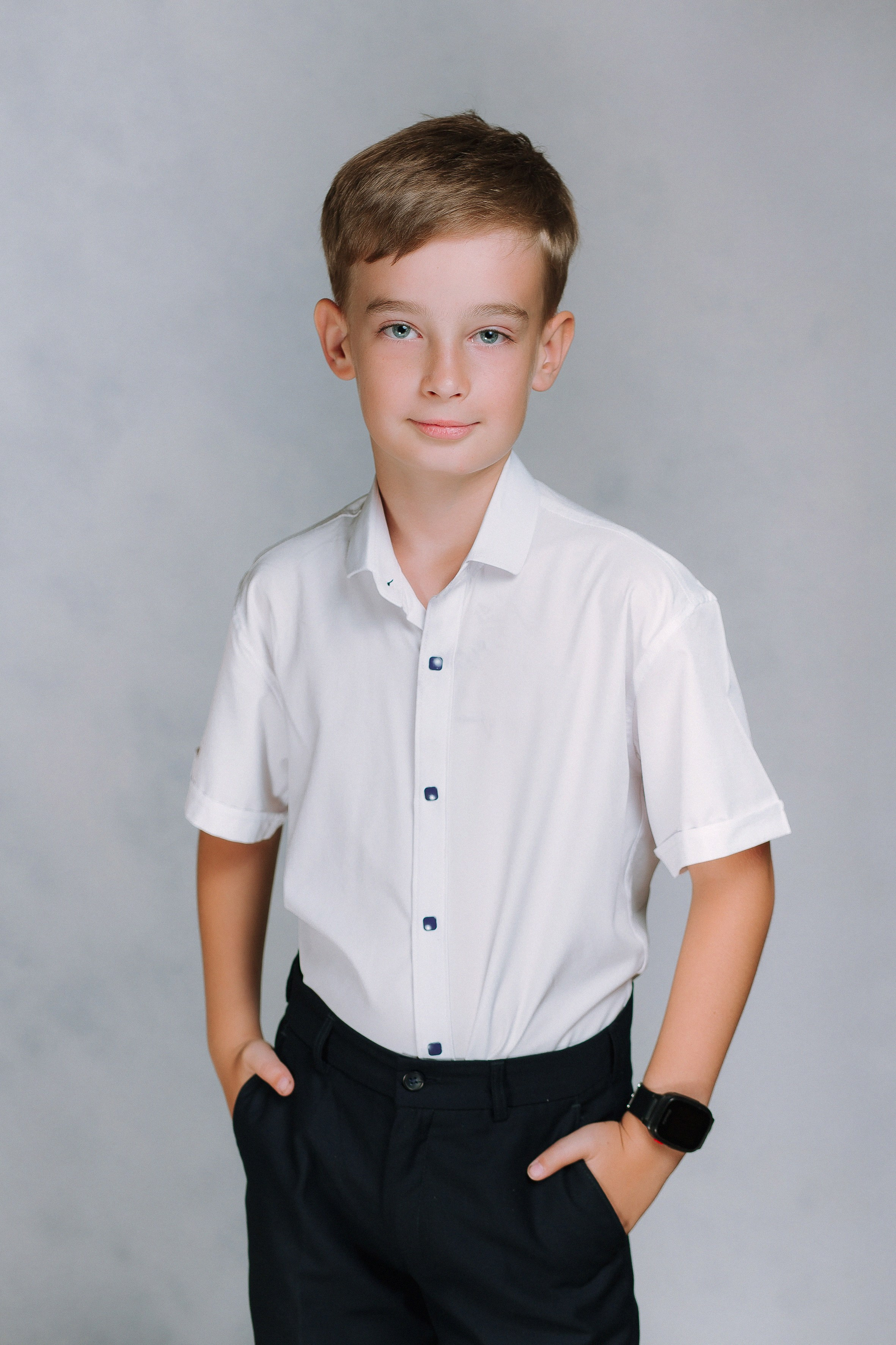 Портрет на светлом фоне- начальная школа. Выпускные альбомы Натальи Бутко: Новороссийск, Анапа, Геленджик