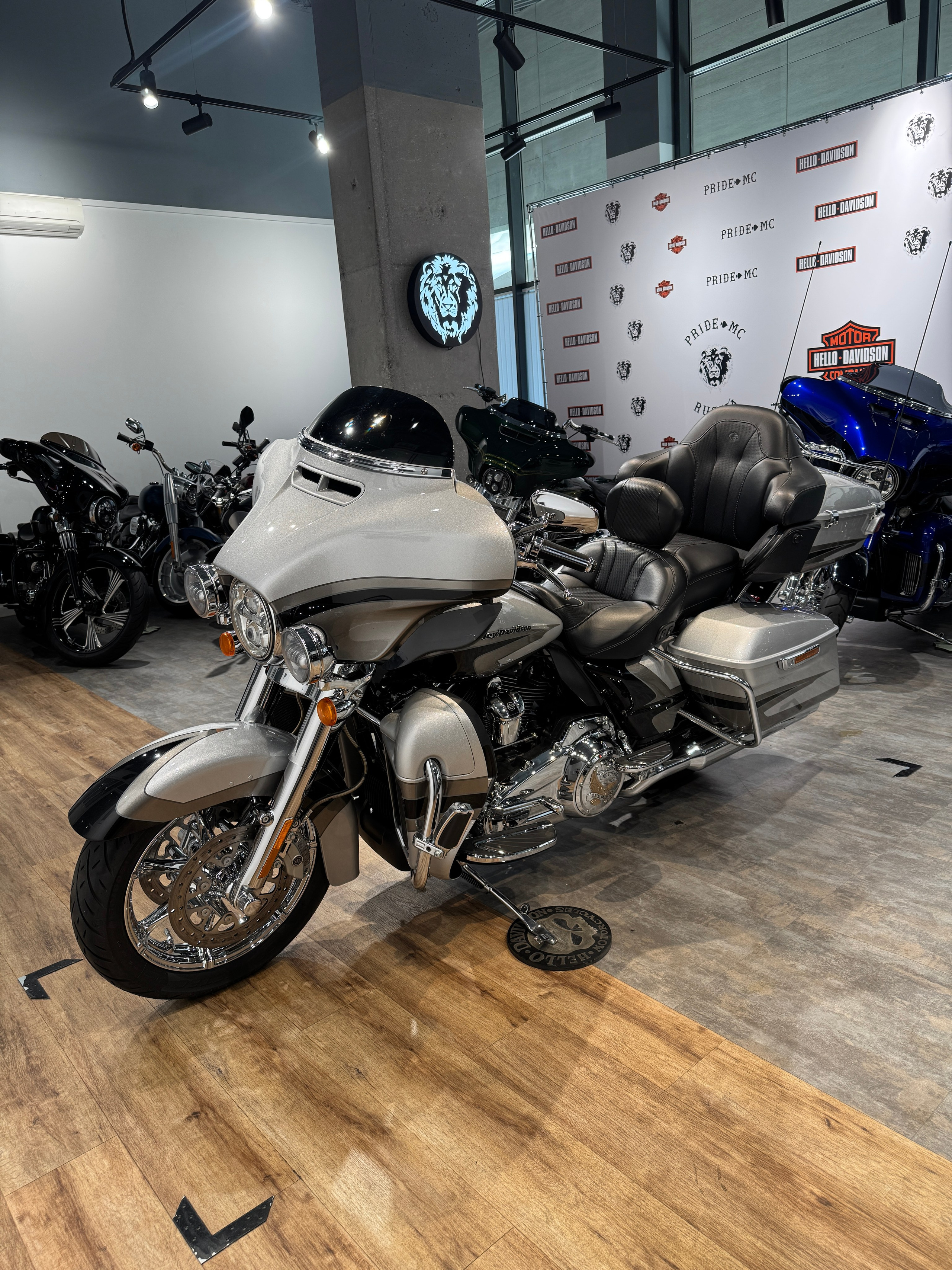 Мотоциклы Harley-Davidson 114 CVO Ultra Limited (Touring)  — купить мотоцикл. Hello Davidson, Москва. Только хорошие мотоциклы…
