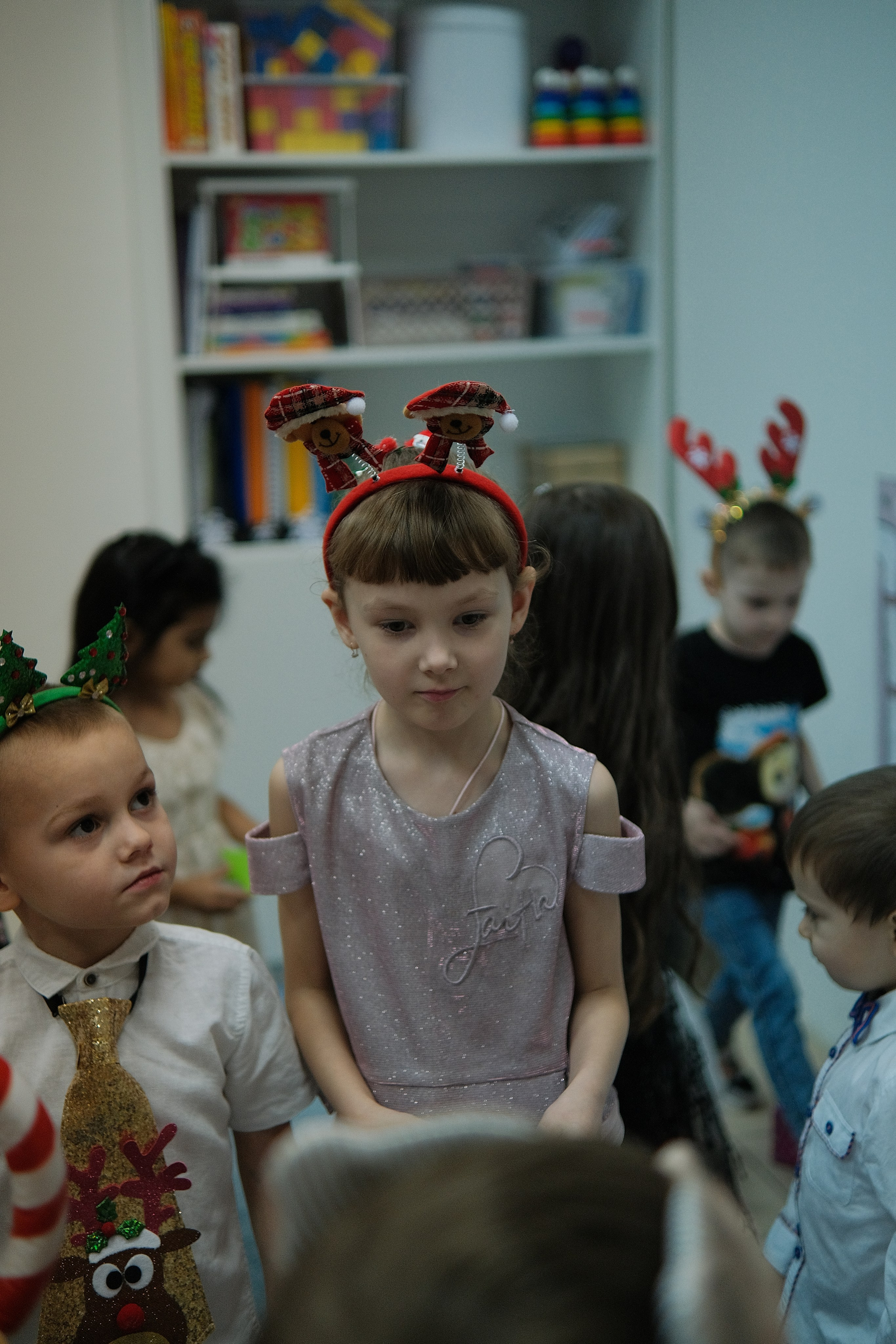 Мир знаний (Новогодний утренник). Serg_film