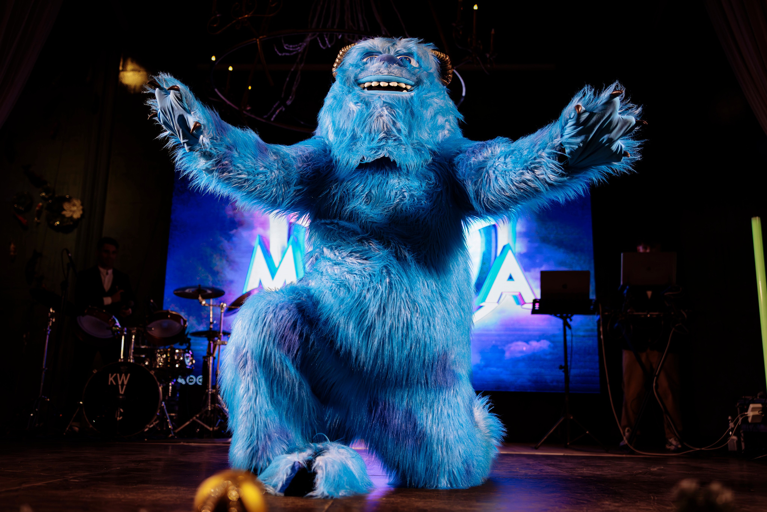 Организация новогоднего корпоратива. Событие Сегодня-организация частных и деловых мероприятий под ключ