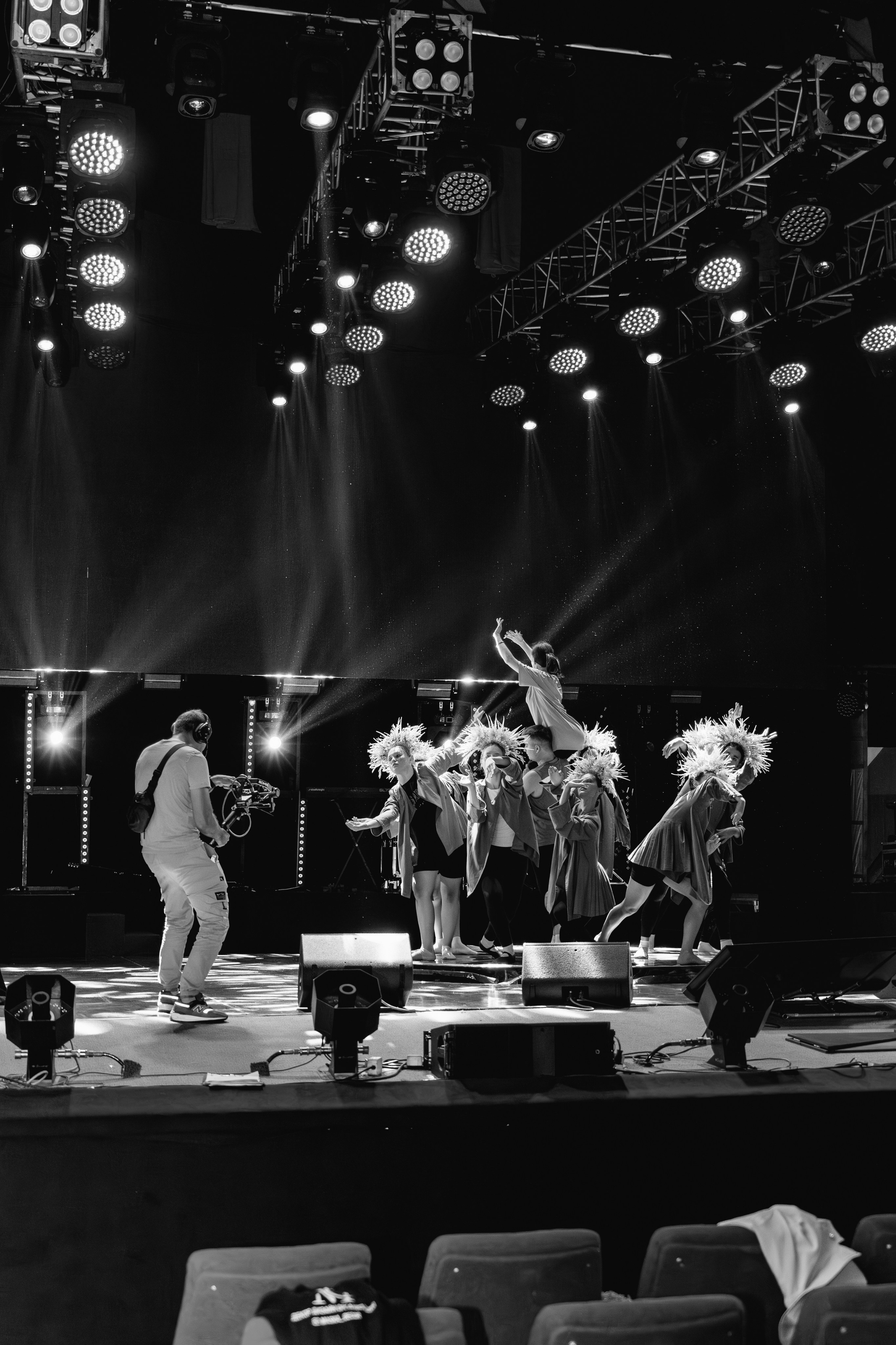 Backstage. Занимаюсь профессиональной фотографией и живу рядом с Байкалом. Работаю в разных жанрах