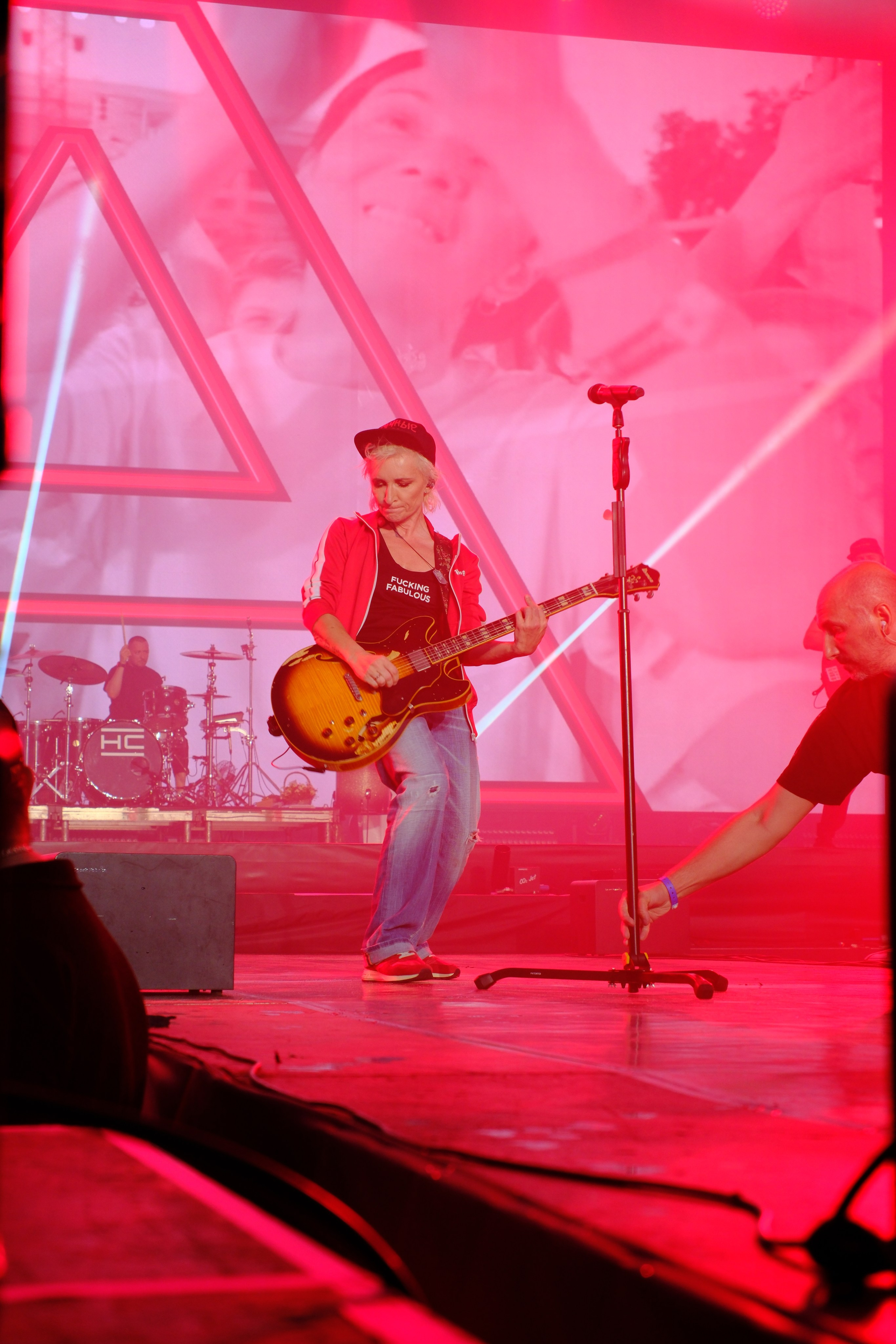 Диана Арбенина (группа «Ночные снайперы») — Москва, МТС Live Лето 2024. RedGeek - блогер и стручњак за образовање и ИТ Кирил Ситнов