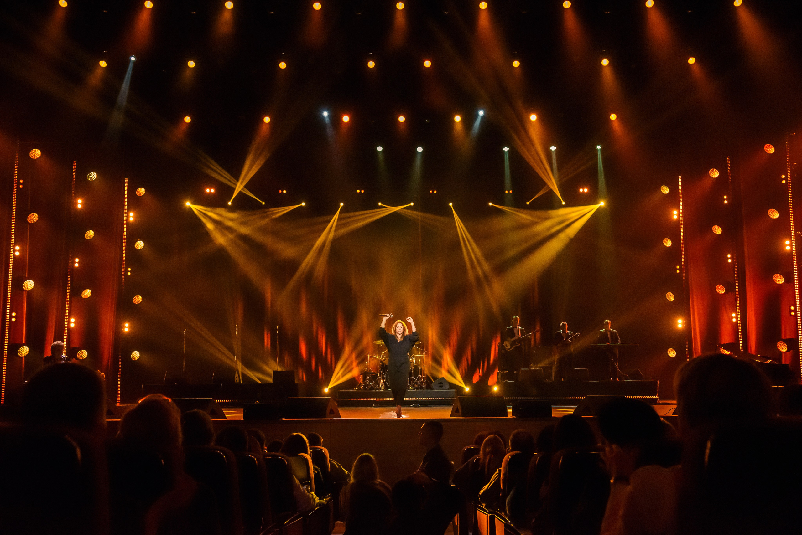 Лариса Рубальская «40 лет с песней по жизни» — Крокус Сити Холл. Бренд-фотограф для экспертов и блогеров в Москве Влада Горбовская