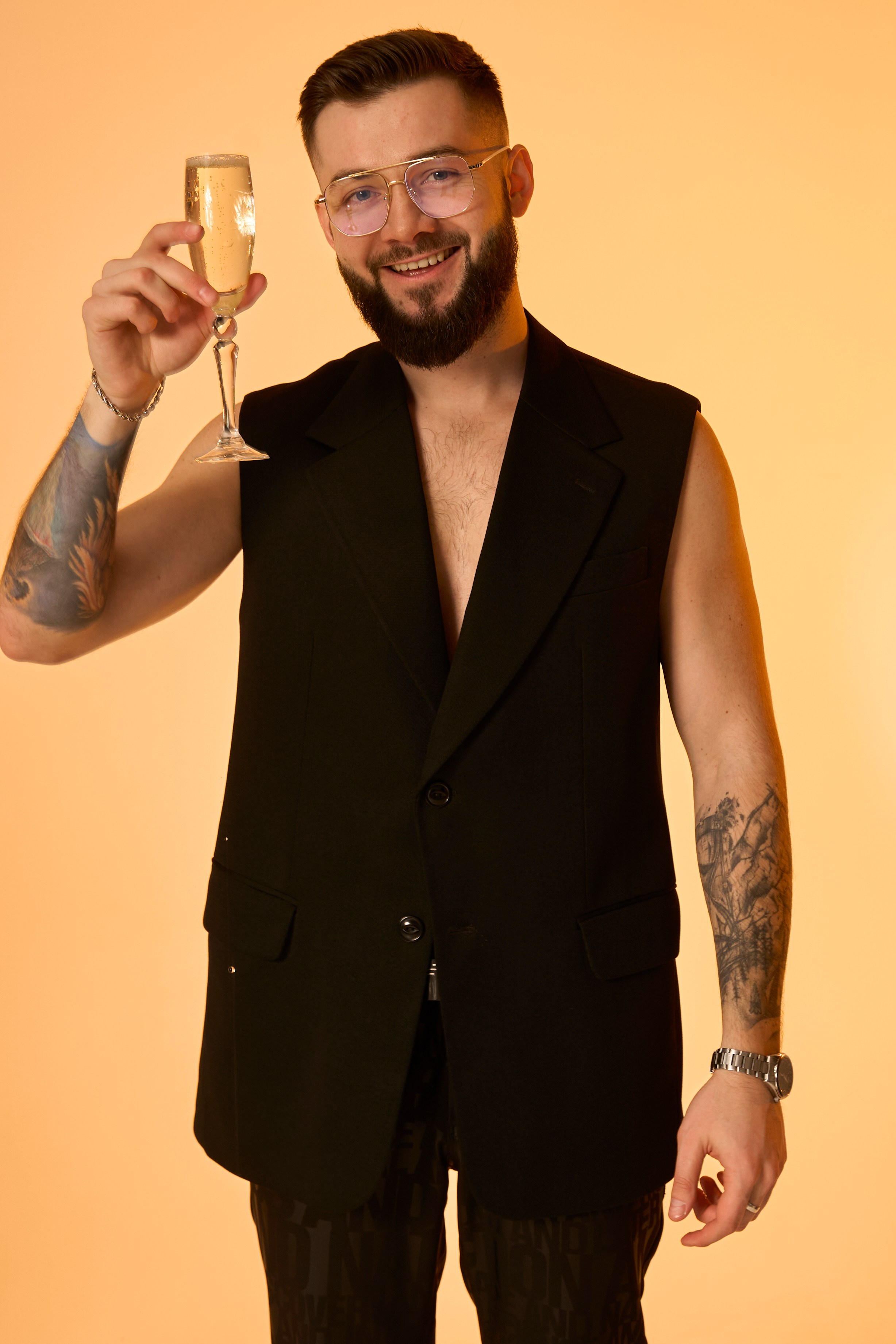 Саша. Главная