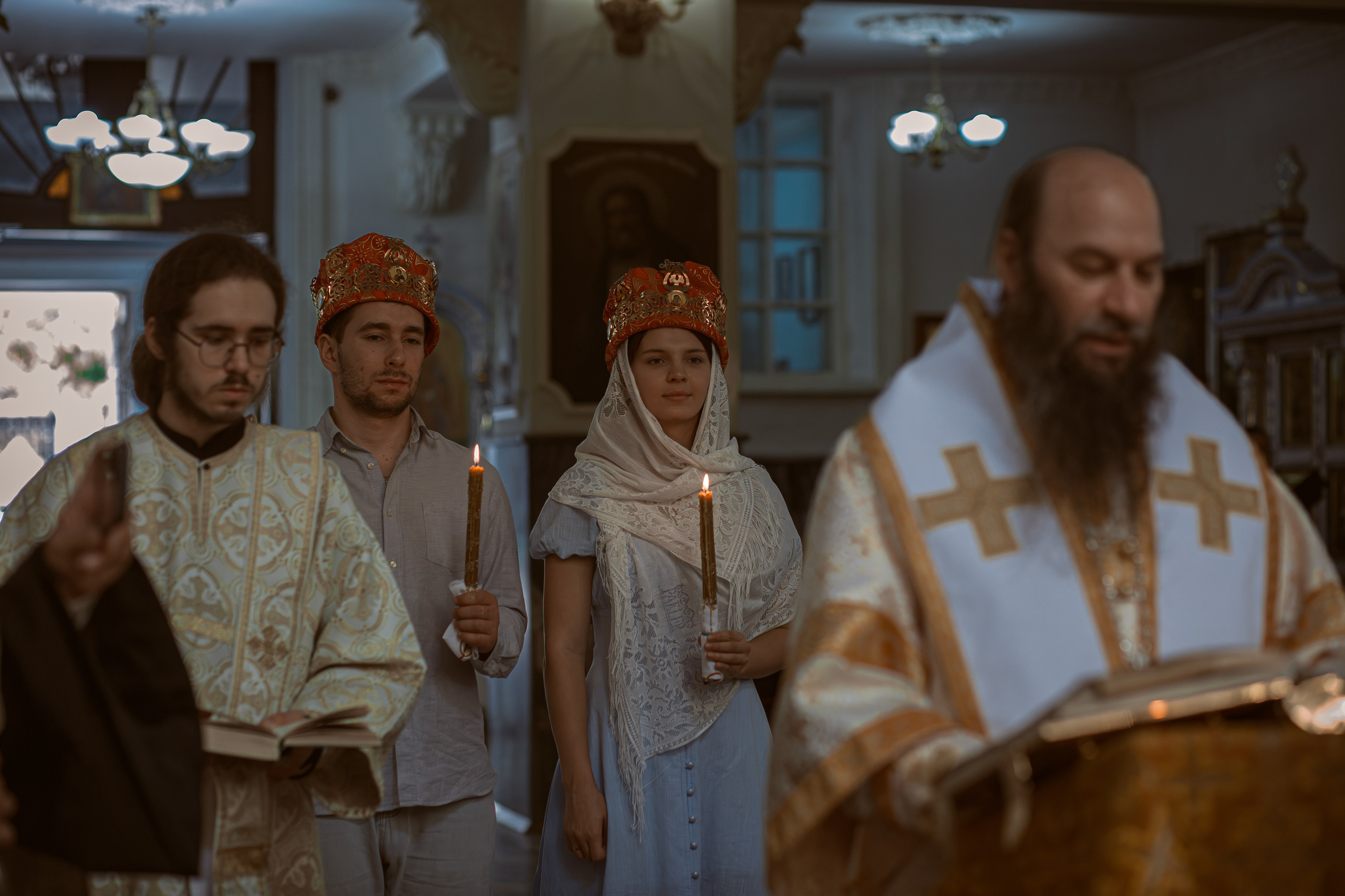 чтение Евангелия во время венчания в Ташкенте