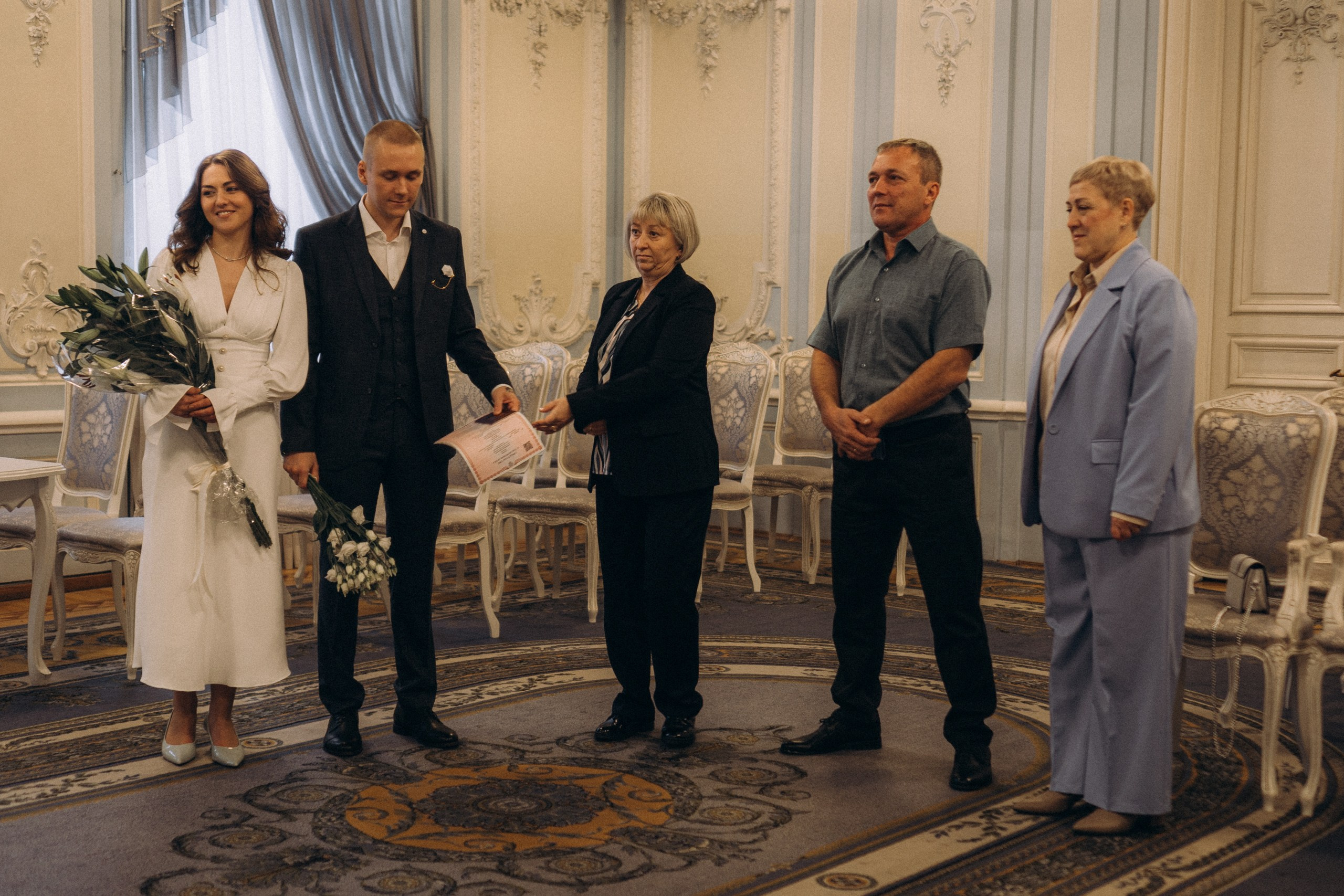 СВАДЕБНАЯ СЬЕМКА ПАРЫ ВО ВТОРОМ ДВОРЦЕ БРАКОСОЧЕТАНИЯ И ПРОГУЛКА ПО ЧЕРНЫШЕВСКОЙ. Профессиональный фотограф, Санкт-Петербург — Виктория Богомолова