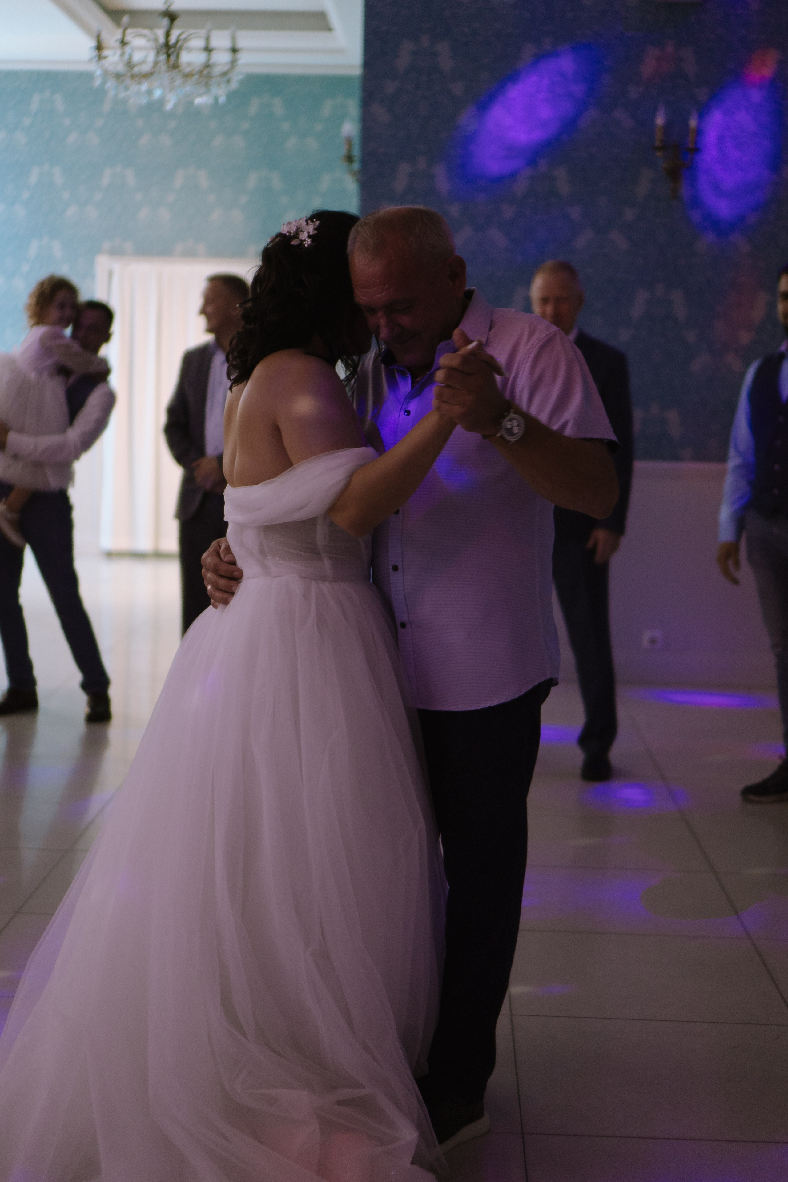 ТАНЕЦ ОТЦА И ДОЧЕРИ НА БАНКЕТЕ (СВАДЕБНАЯ ФОТОСЕСИИЯ БАНКЕТА). Профессиональный фотограф, Санкт-Петербург — Виктория Богомолова
