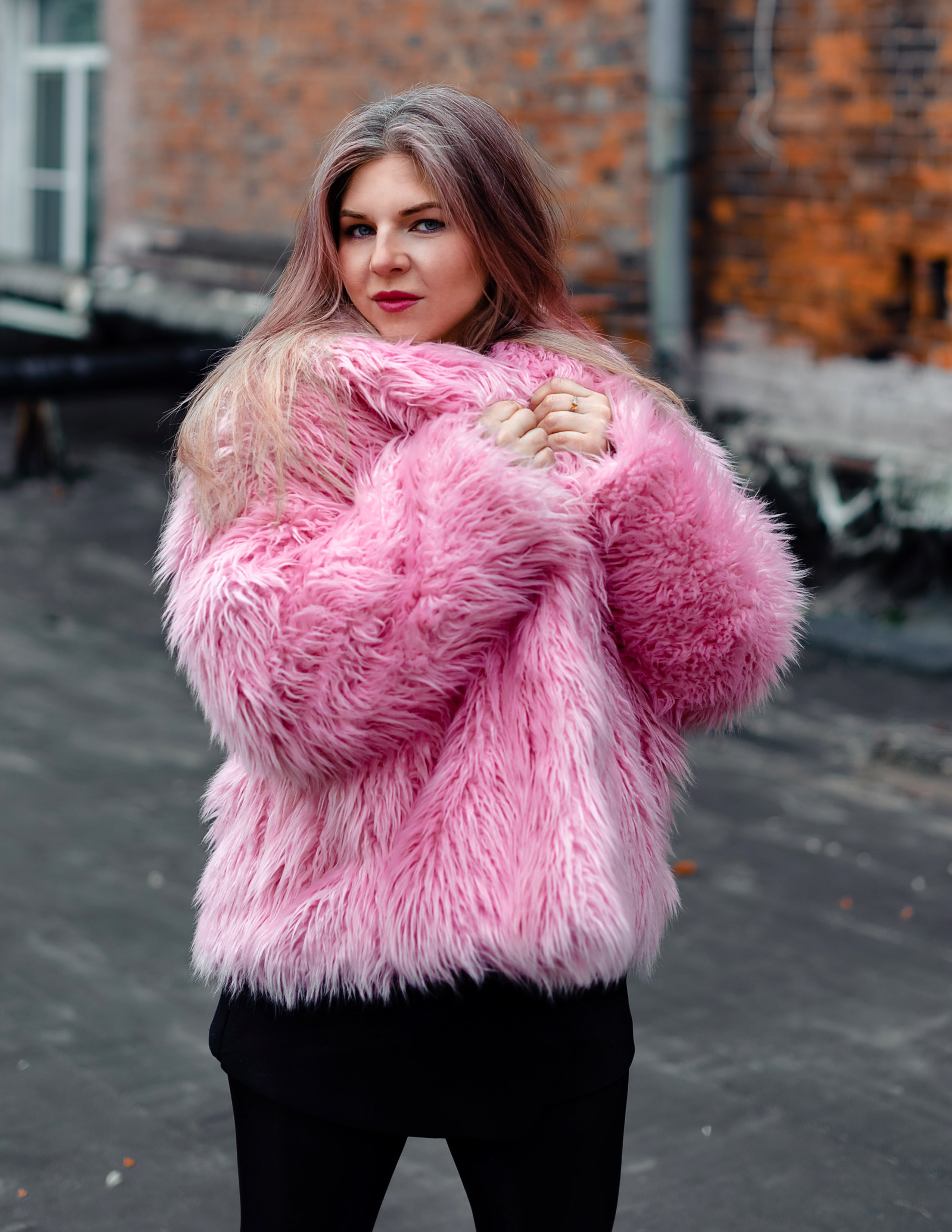 Съемка Марии в розовой шубе. Фотограф Тула творческие фотосессии недорого Ольга Ромашина