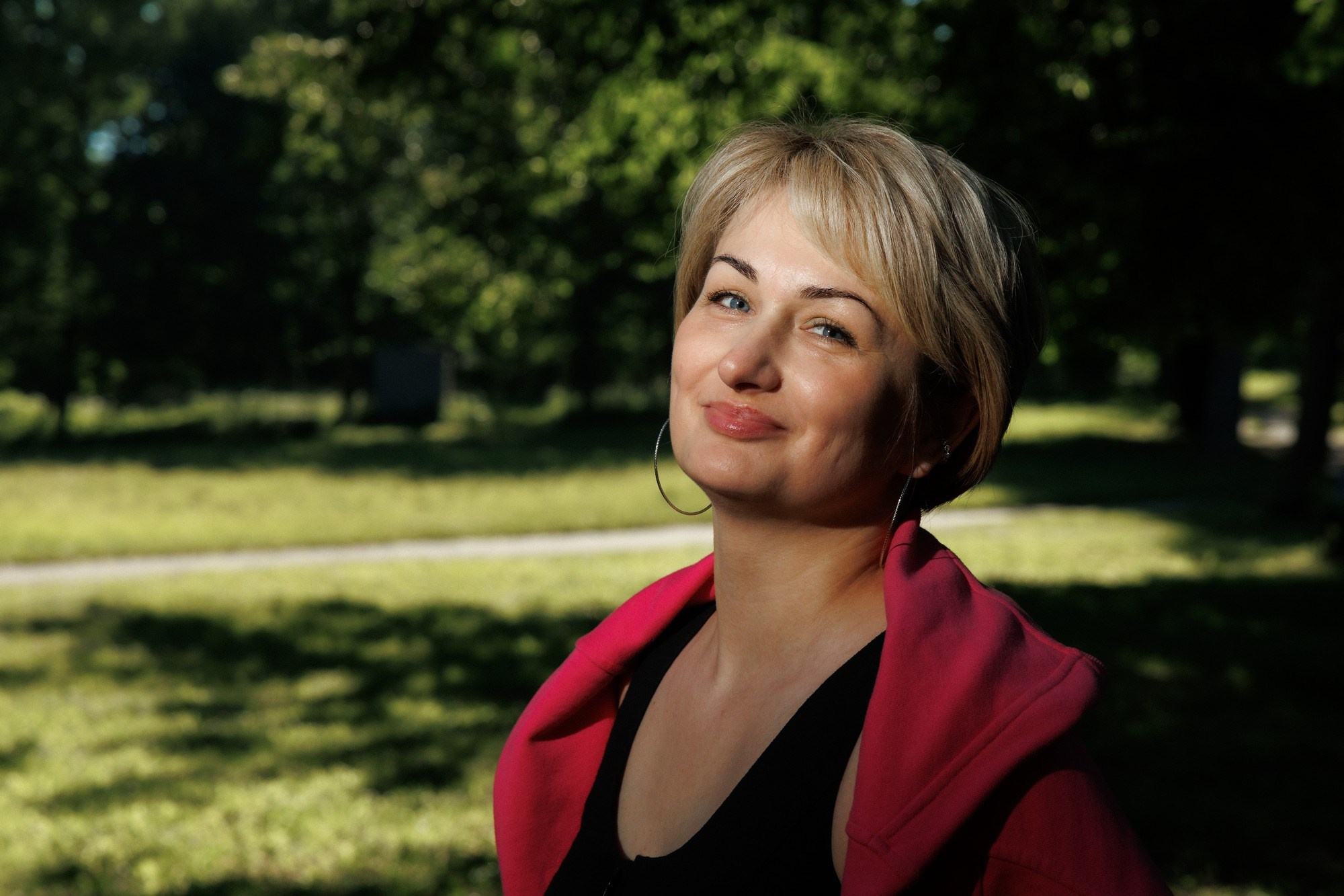 Татьяна, прогулка в парке Ильинка. Свадебный и семейный фотограф в г. Волхов Алексей Кочерыжкин