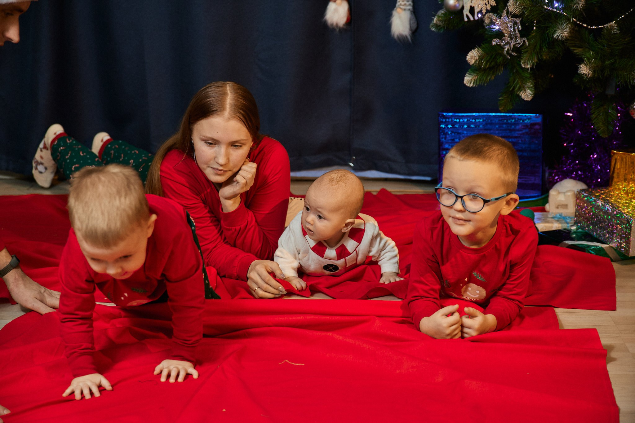 Новогоднее настроение в семье Леши и Кати. Свадебный и семейный фотограф в г. Волхов Алексей Кочерыжкин