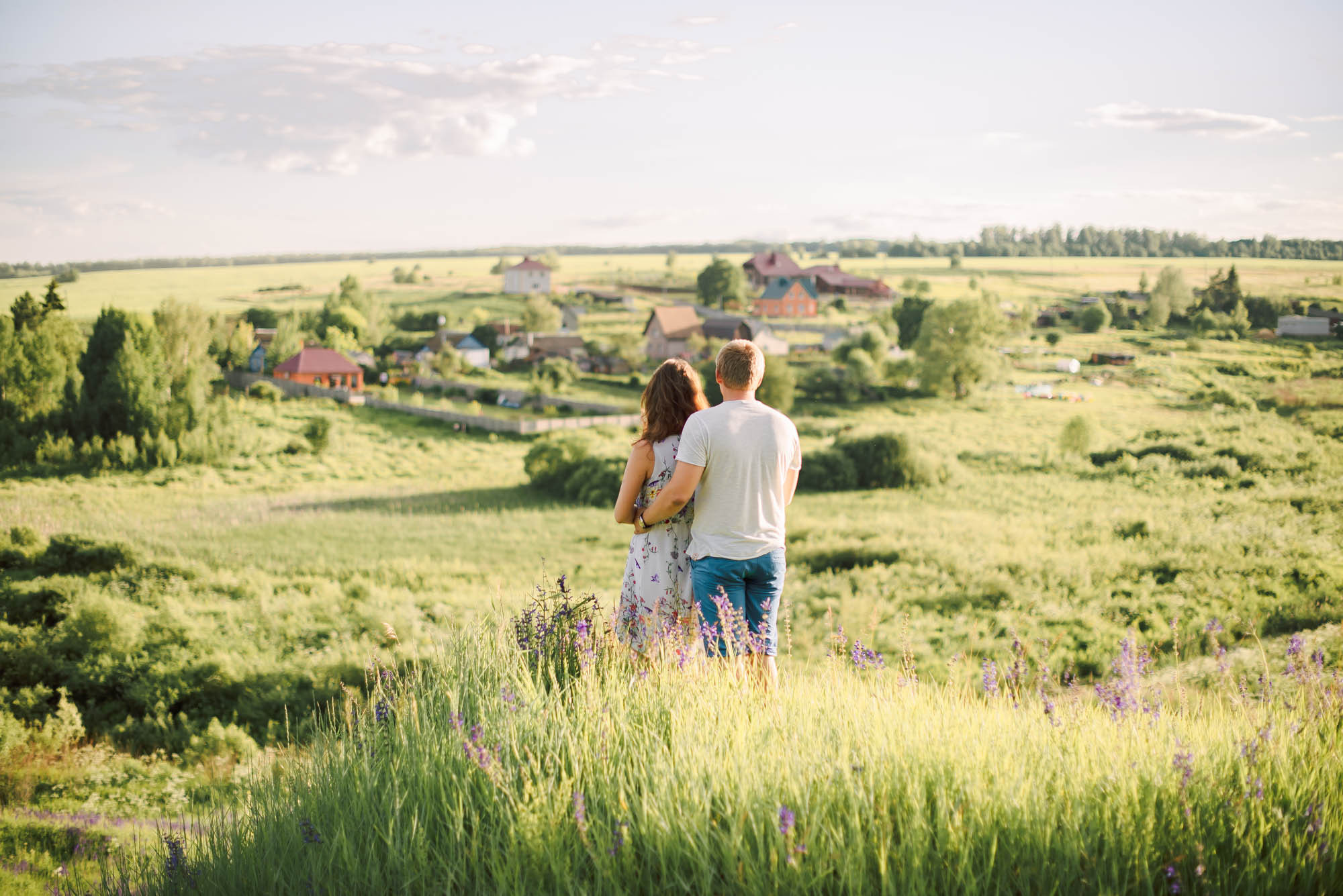 Love-story фотосессия в люпинах. Свадебный и семейный фотограф Ирина Чернова