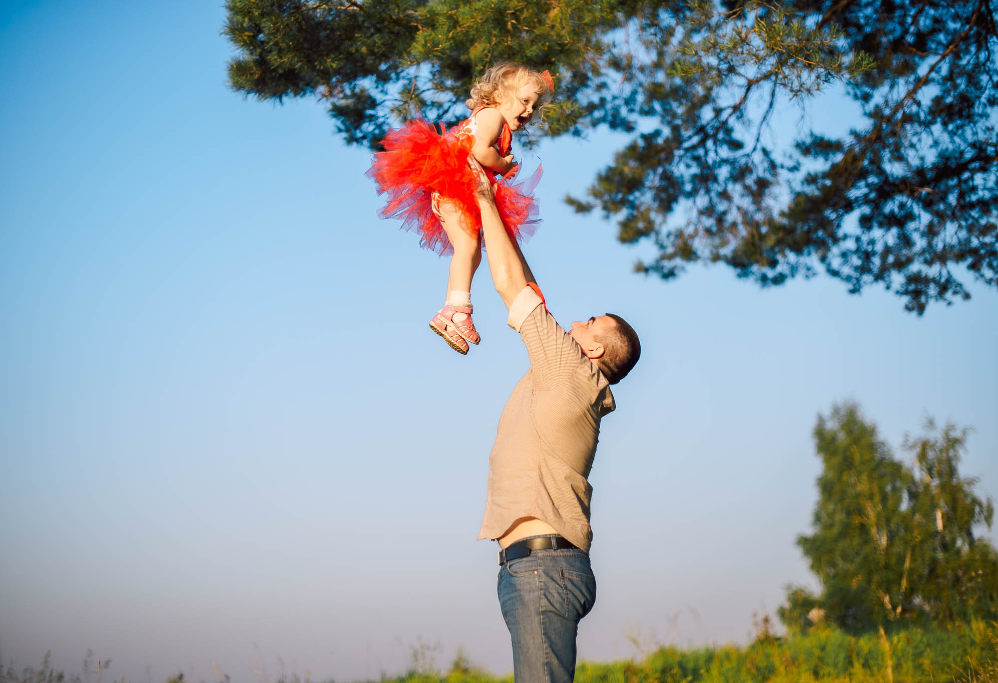 Семейная фотосессия милой пары с ребенком. Свадебный и семейный фотограф Ирина Чернова