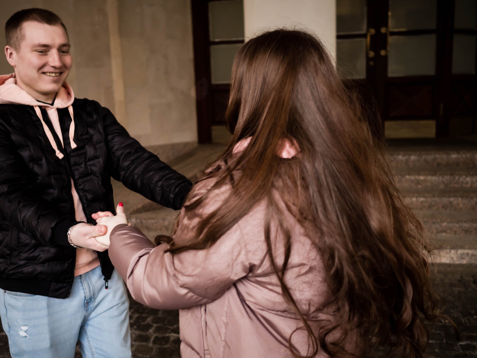 Love-story фотосессия в Москве на улице. Свадебный и семейный фотограф Ирина Чернова
