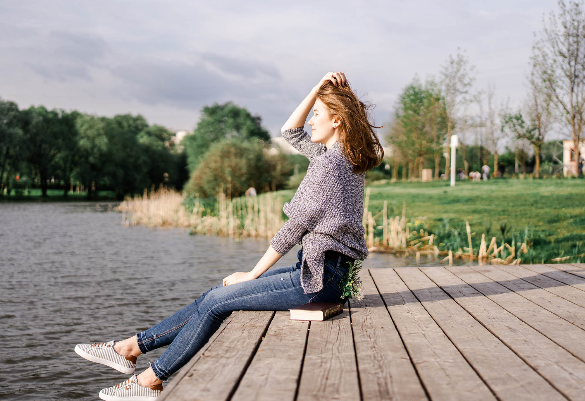 Портретная фотосессия в сирени. Свадебный и семейный фотограф Ирина Чернова