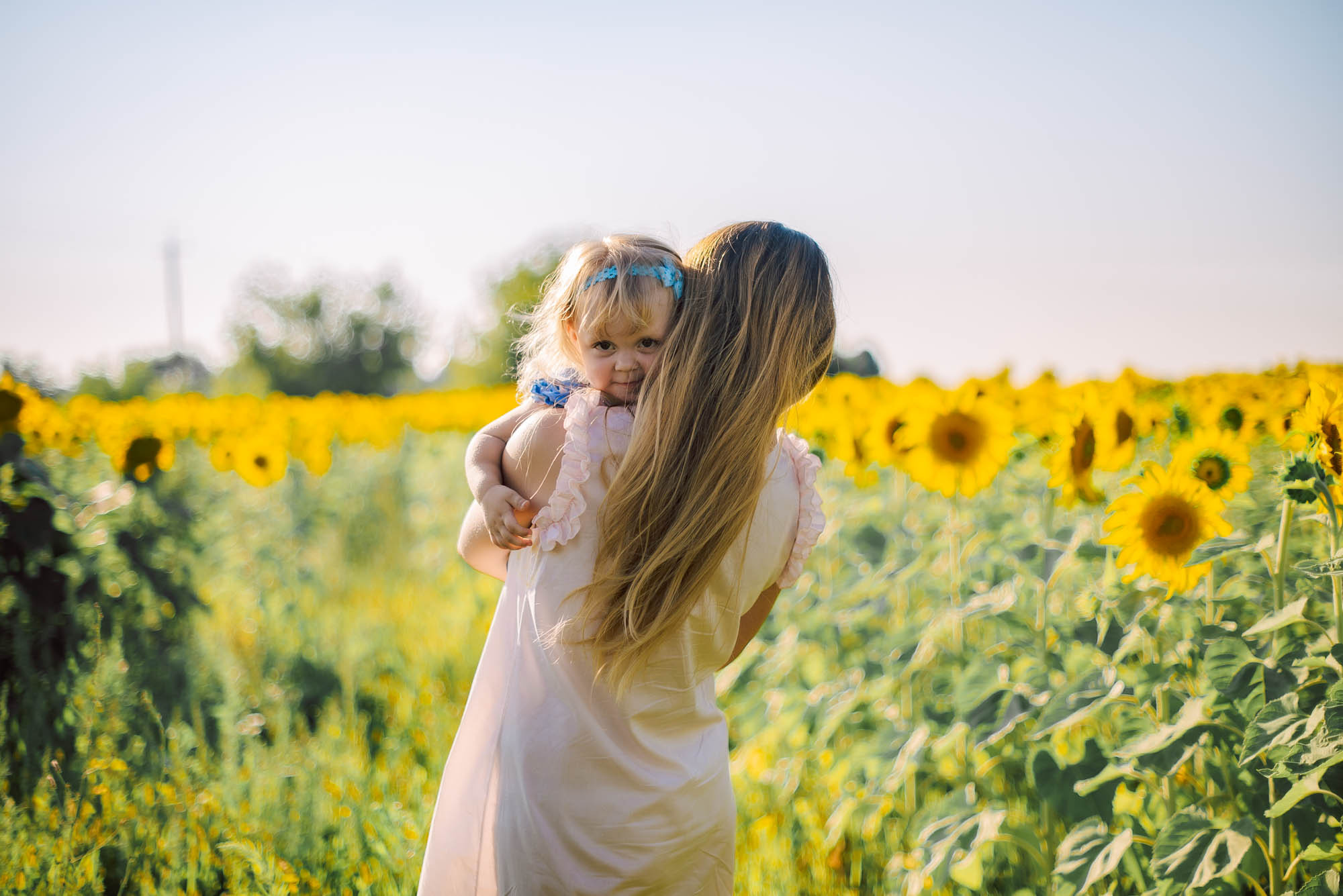 Семейная фотосессия милой пары с ребенком. Свадебный и семейный фотограф Ирина Чернова
