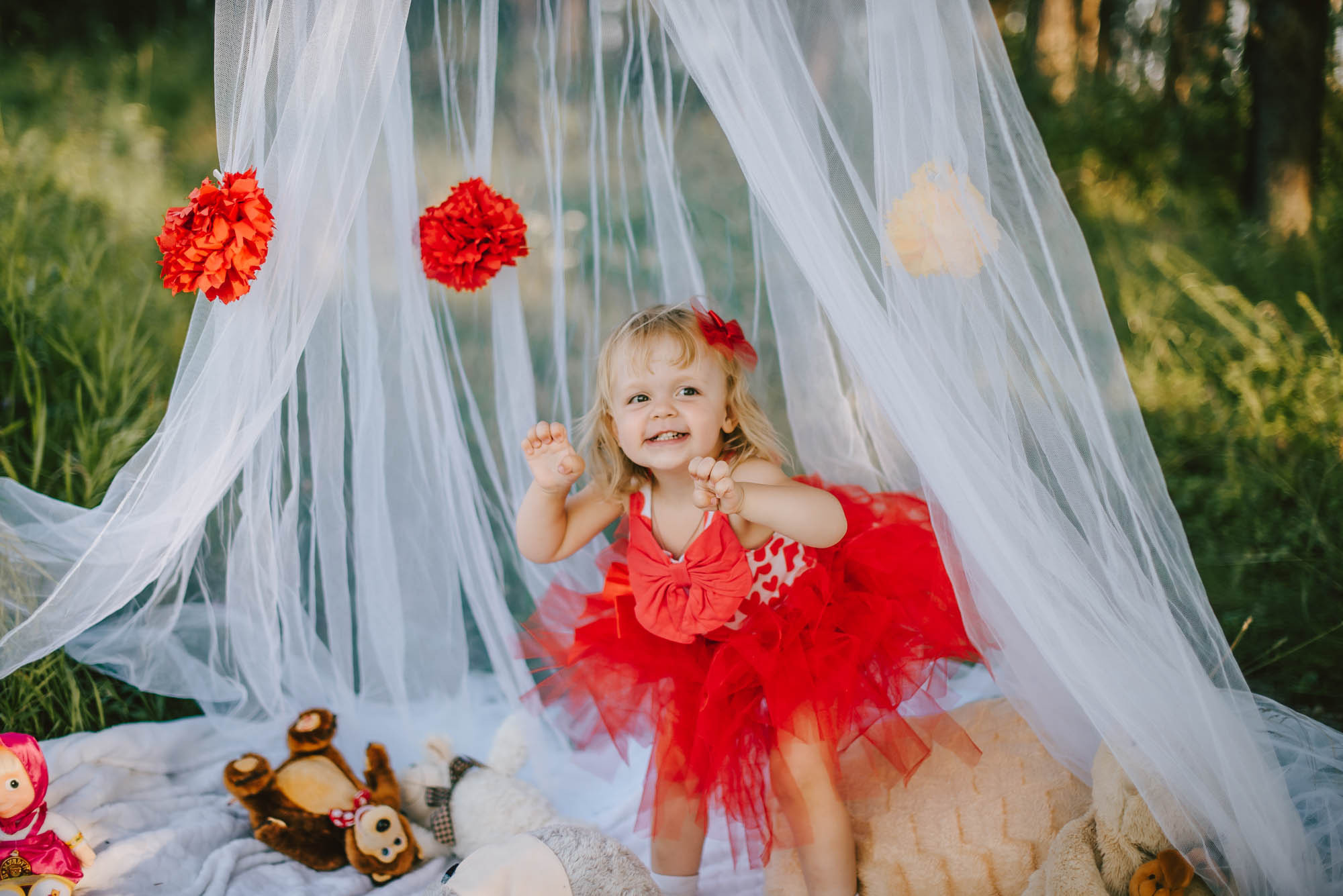 Семейная фотосессия милой пары с ребенком. Свадебный и семейный фотограф Ирина Чернова