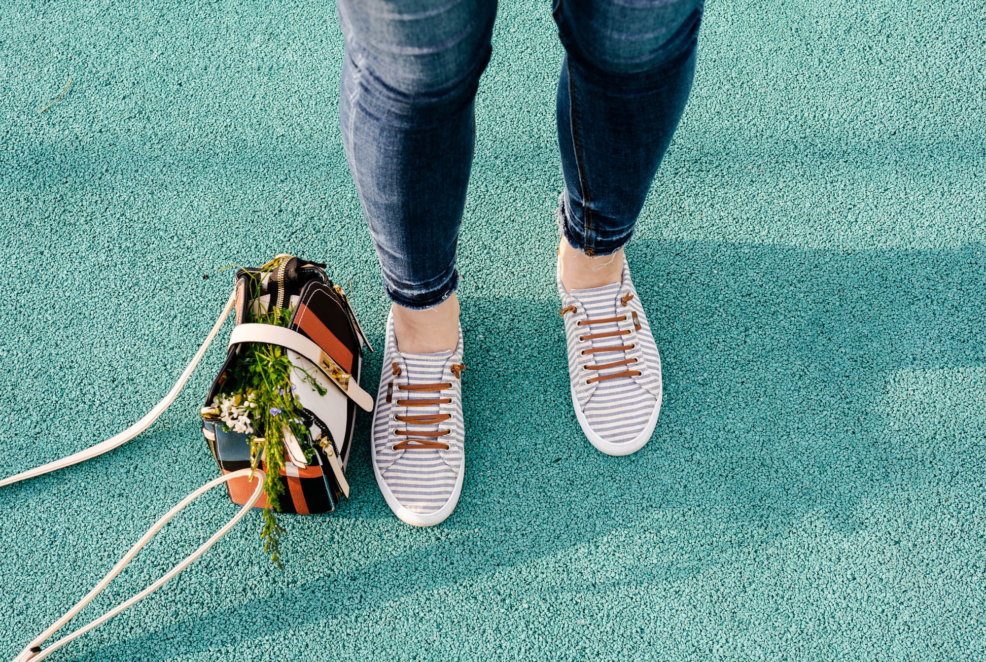 Портретная фотосессия в сирени. Свадебный и семейный фотограф Ирина Чернова