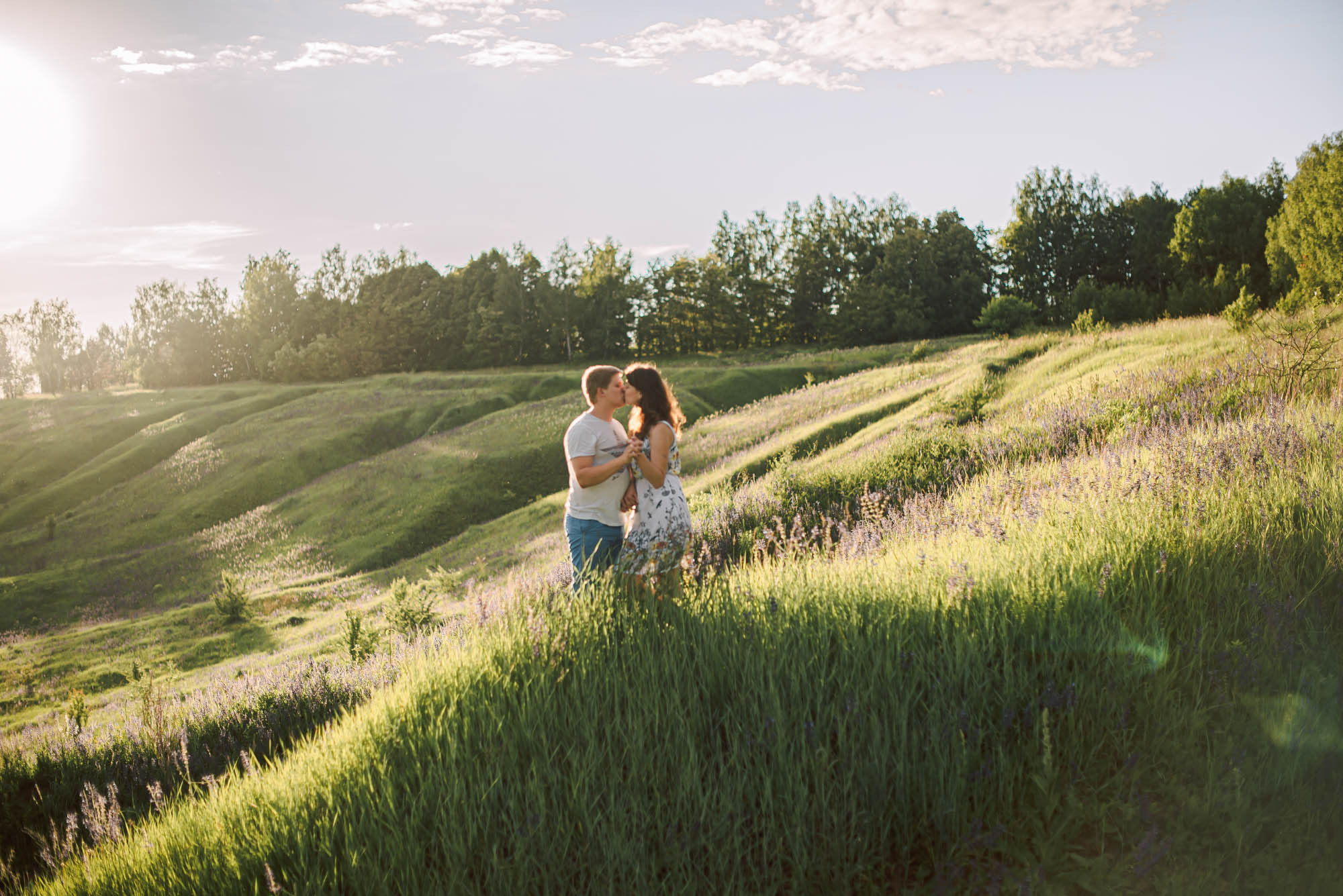 Love-story фотосессия в люпинах. Свадебный и семейный фотограф Ирина Чернова