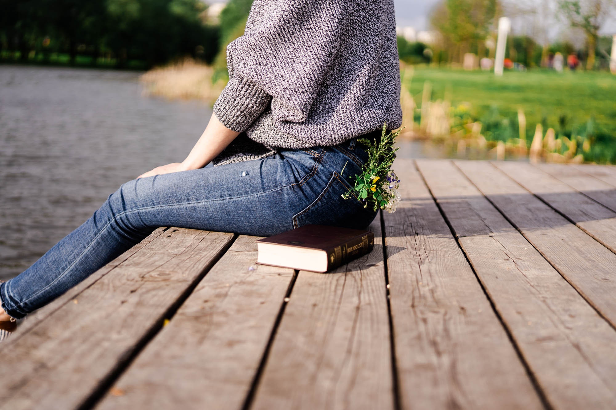 Портретная фотосессия в сирени. Свадебный и семейный фотограф Ирина Чернова