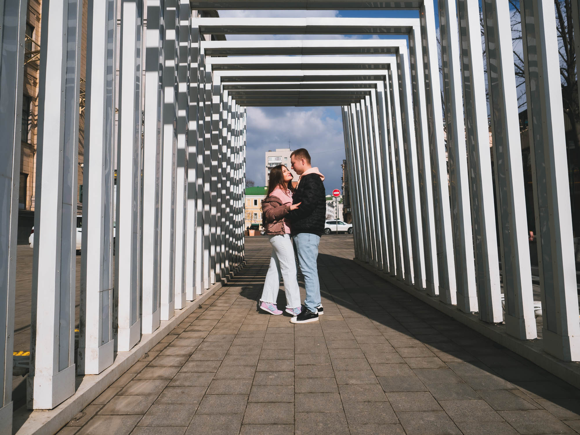 Love-story фотосессия в Москве на улице. Свадебный и семейный фотограф Ирина Чернова