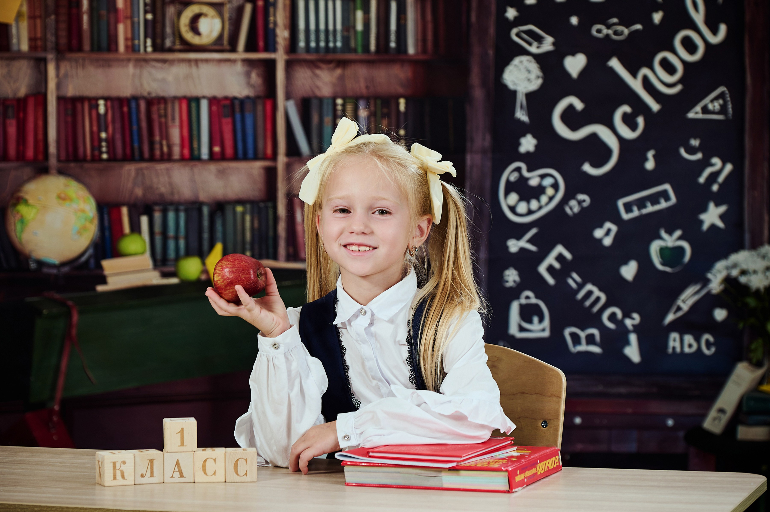 Фотосессии 1 класс. Выпускные альбомы. Предметная и контент съёмка. Фотостудия Klass