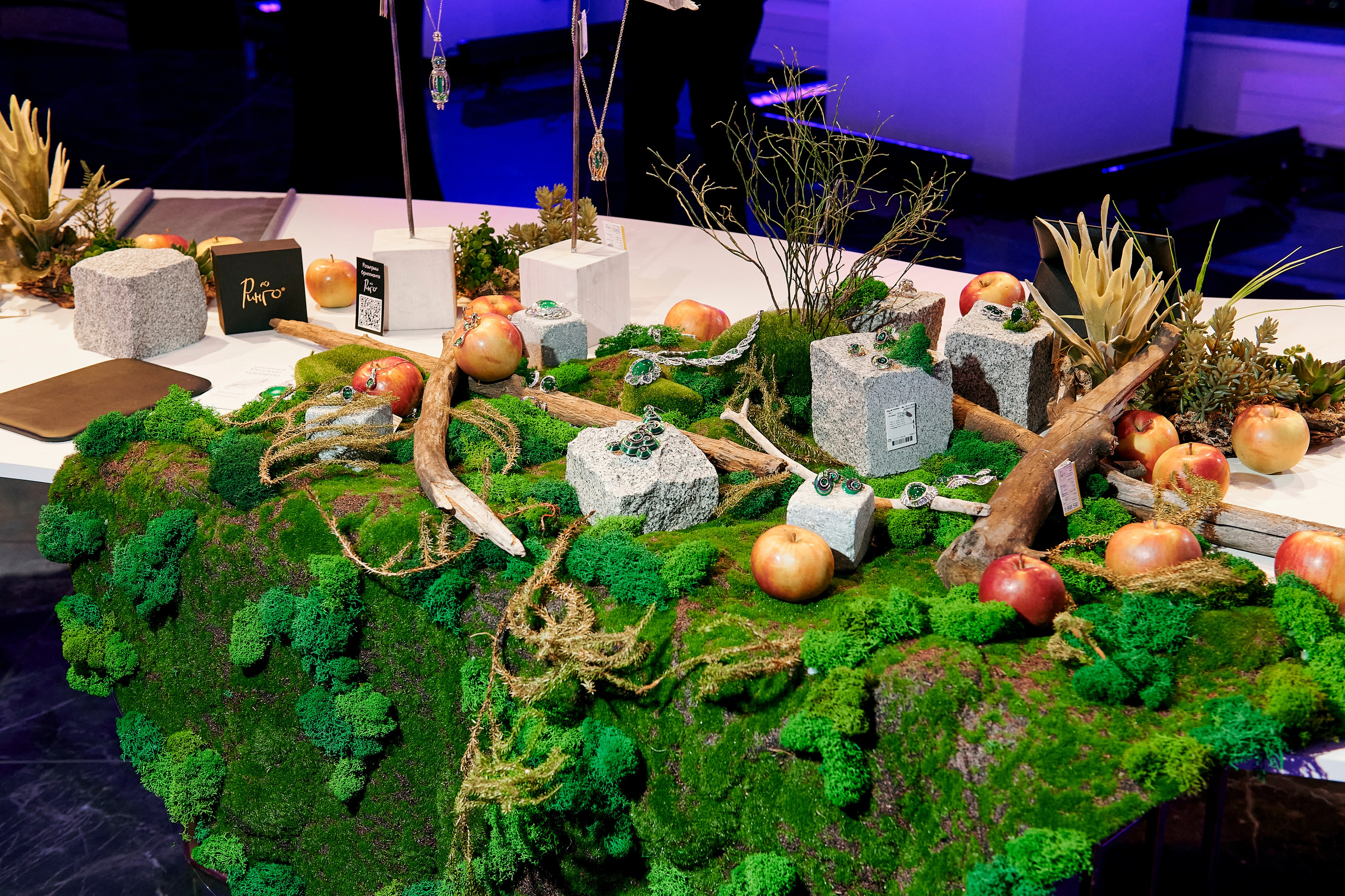 Ювелирный дом Ринго «Драгоценная история Урала». Фотограф Постольник Дарья