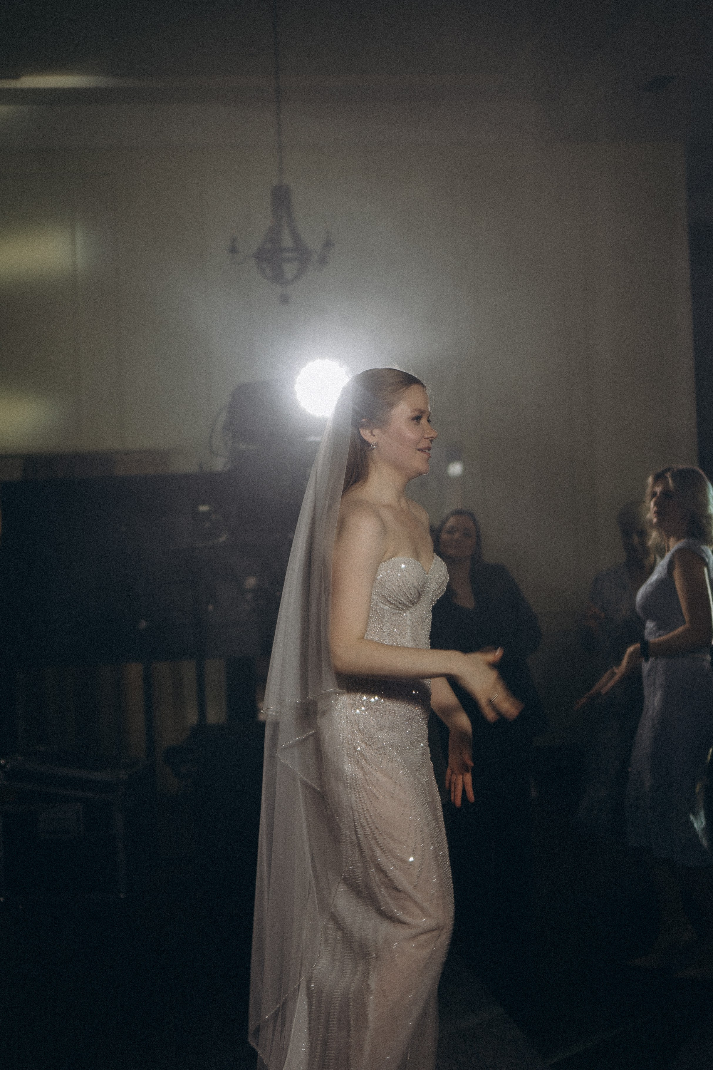 СВАДЕБНАЯ СЬЕМКА СБОРОВ В ОТЕЛЕ И ВЫЕЗД НА ЦЕРЕМОНИЮ (СНЯТО В СИБИРЕ В НИЖНЕВАРТОВСКЕ). Профессиональный фотограф, Санкт-Петербург — Виктория Богомолова