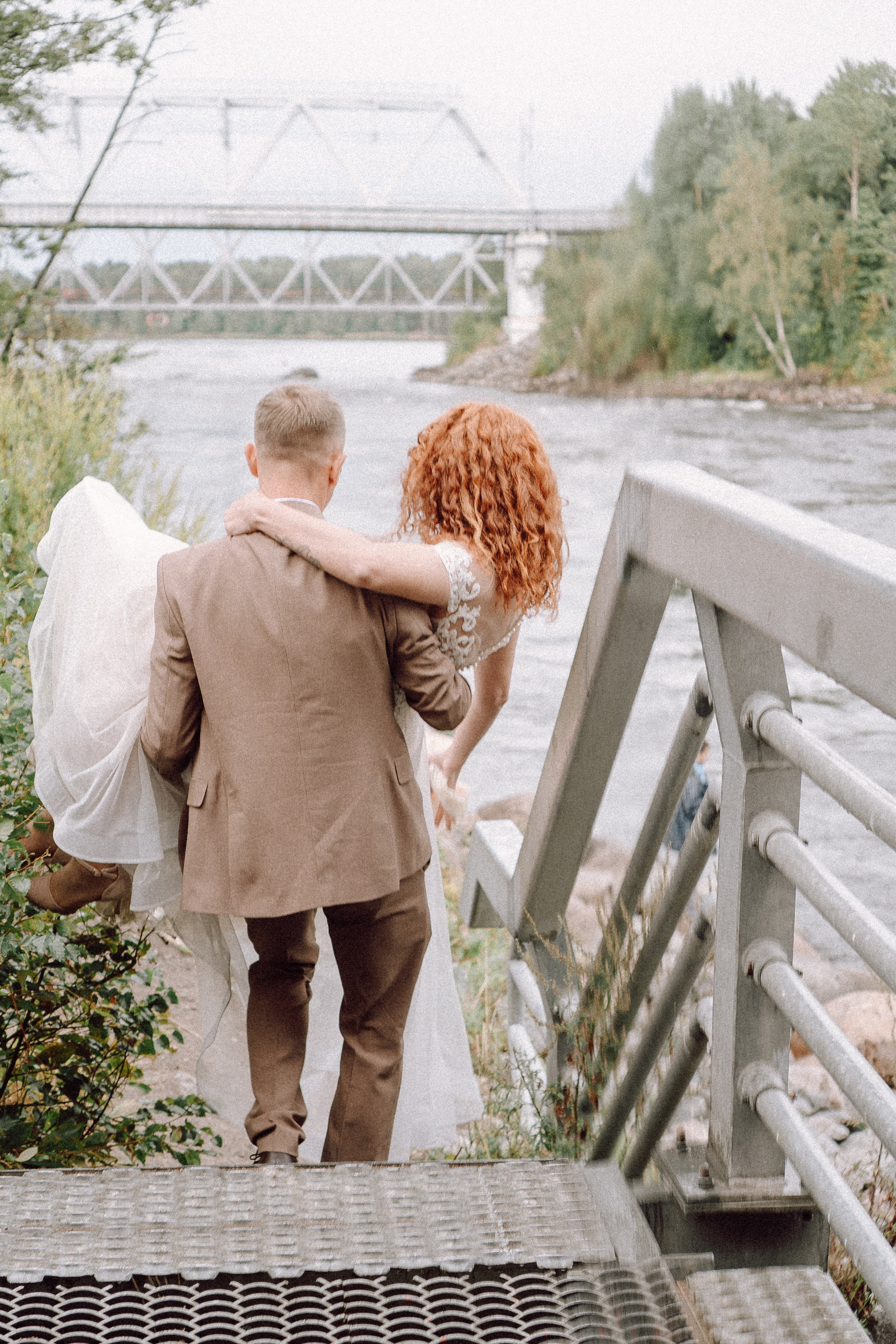 СВАДЕБНАЯ ФОТОСЕССИИЯ ПАРЫ В ГОРОДЕ ПРИОЗЕРСК В СОСНОВОМ ЛЕСУ И С ПИКАПОМ. Профессиональный фотограф, Санкт-Петербург — Виктория Богомолова