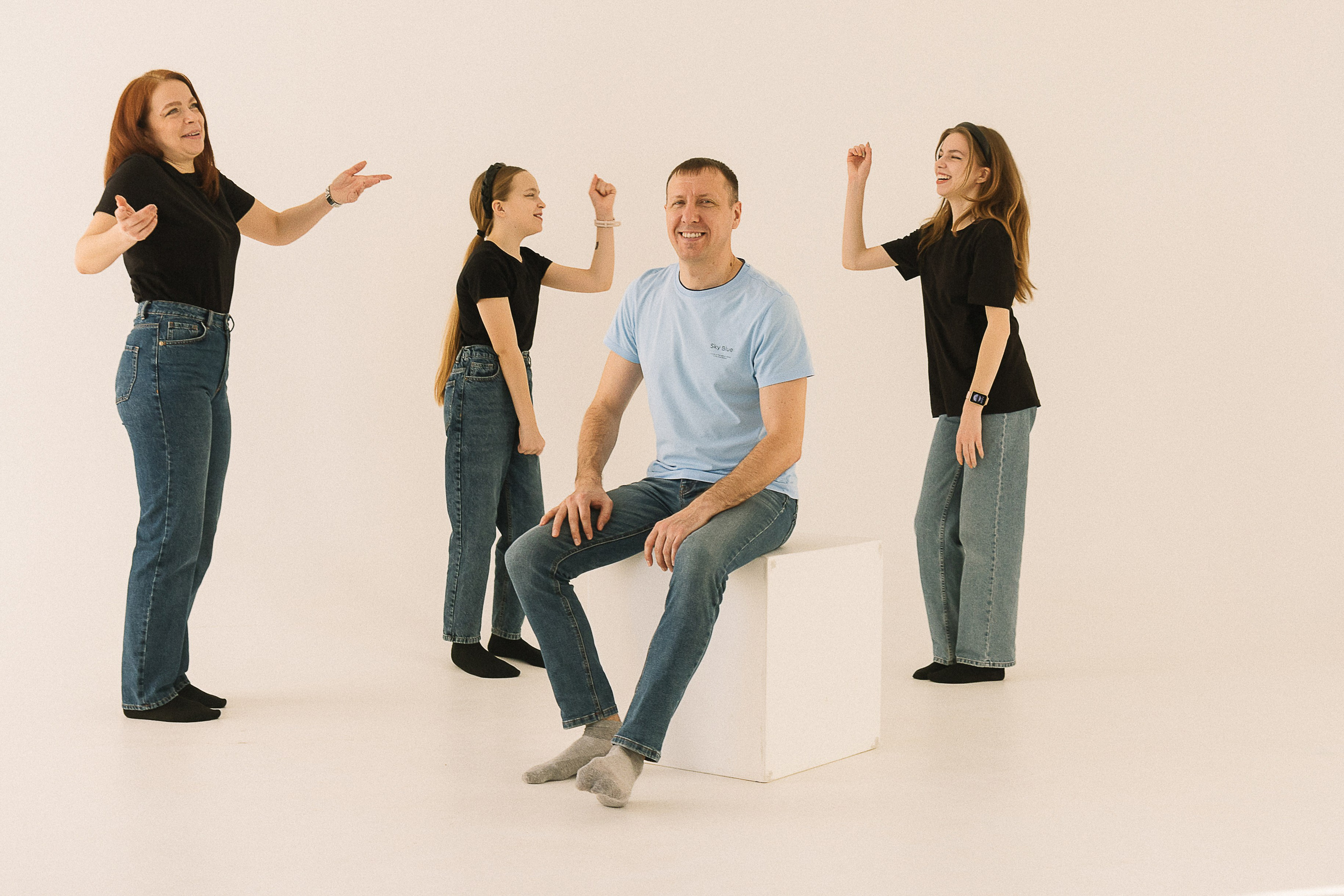 Семейная фотосессия в фотостудии. Семейный фотограф в Томске Максимова Екатерина