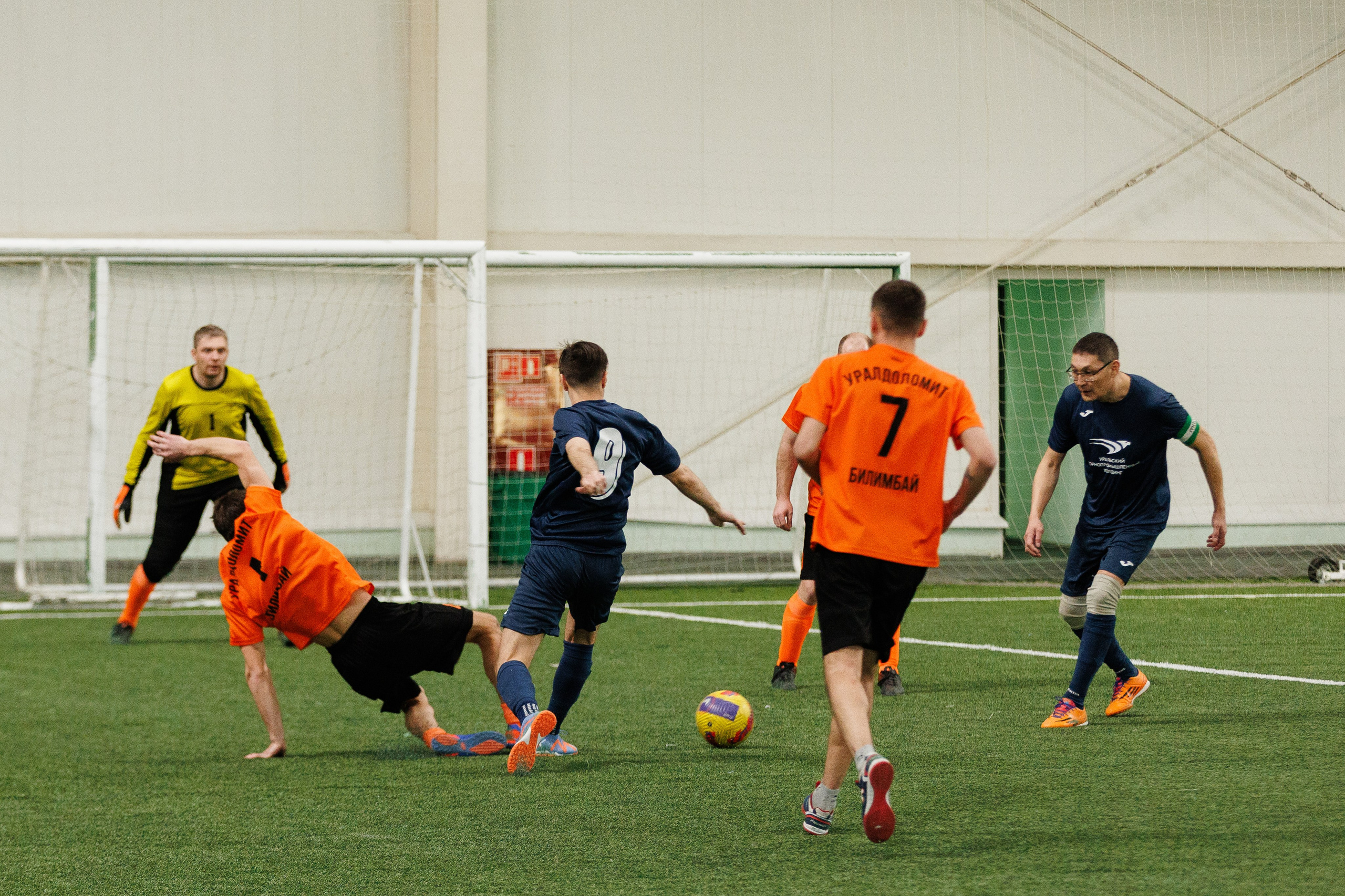 Фотограф на корпоративный футбольный турнир. Контент для бизнеса в Екатеринбурге Полдень Медиа